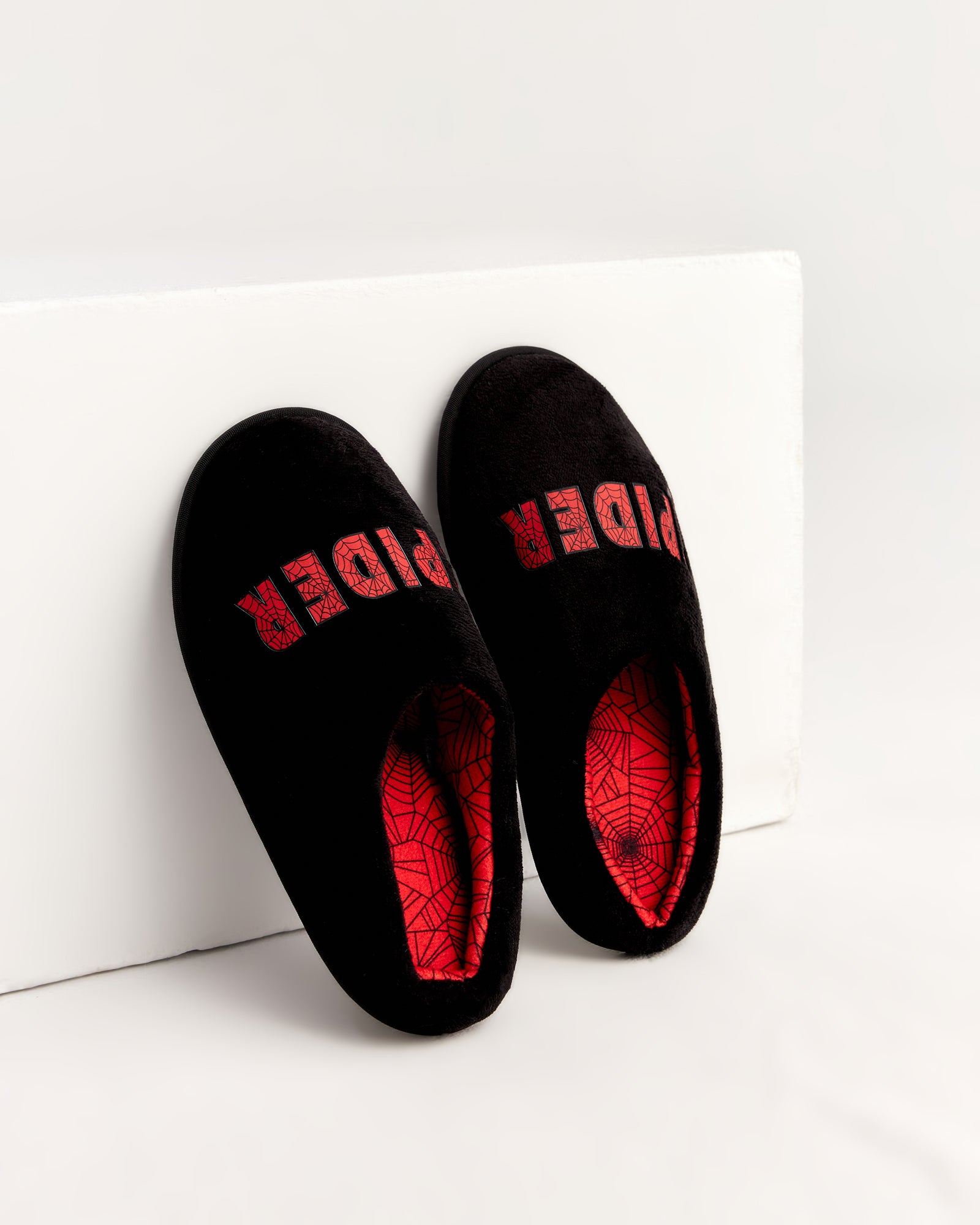 erkek ev terliği,erkek ev içi terlik,erkek ev terliği modelleri,erkek kışlık terlik,erkek yazlık ev terliği,erkek ev terliği fiyatları,evde giyilen erkek terlikleri,rahat erkek ev terliği,konforlu erkek ev terliği