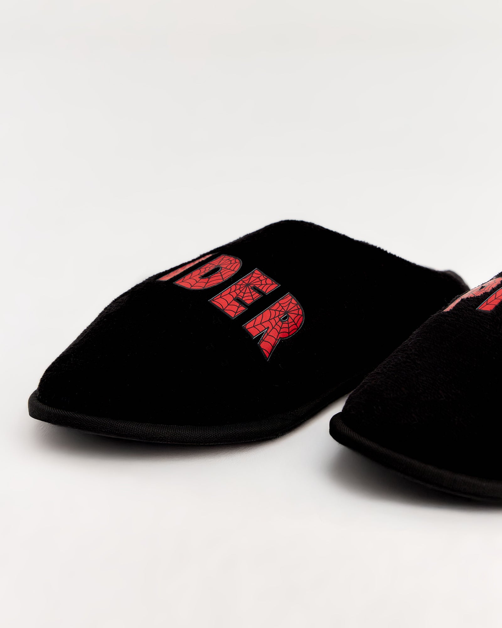 erkek ev terliği,erkek ev içi terlik,erkek ev terliği modelleri,erkek kışlık terlik,erkek yazlık ev terliği,erkek ev terliği fiyatları,evde giyilen erkek terlikleri,rahat erkek ev terliği,konforlu erkek ev terliği