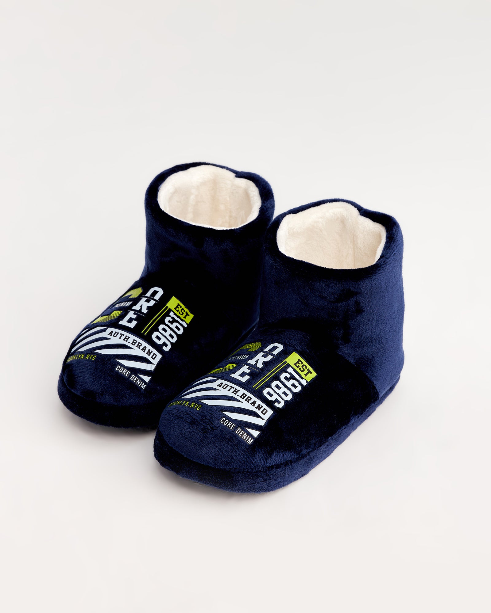 erkek panduf,erkek ev içi panduf,erkek ev pandufu,erkek kışlık panduf,ev için erkek panduf,erkek panduf modelleri,erkek ev içi panduf çeşitleri,konforlu erkek panduf,rahat erkek panduf