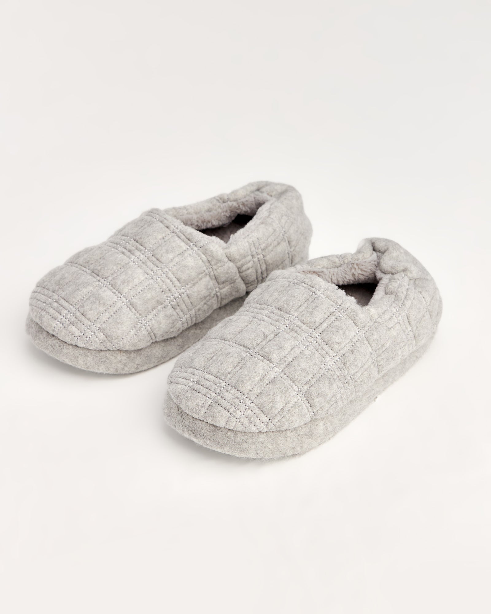 kadın ev içi ayakkabı,bayan ev içi ayakkabı,kadın ev ayakkabısı,kadın iç mekan ayakkabısı,kadın ev ayakkabı modelleri,rahat kadın ev içi ayakkabı,ortopedik ev içi ayakkabı kadın,yumuşak tabanlı kadın ev ayakkabısı,kapalı kadın ev içi ayakkabı,kadın ev ayakkabısı kışlık