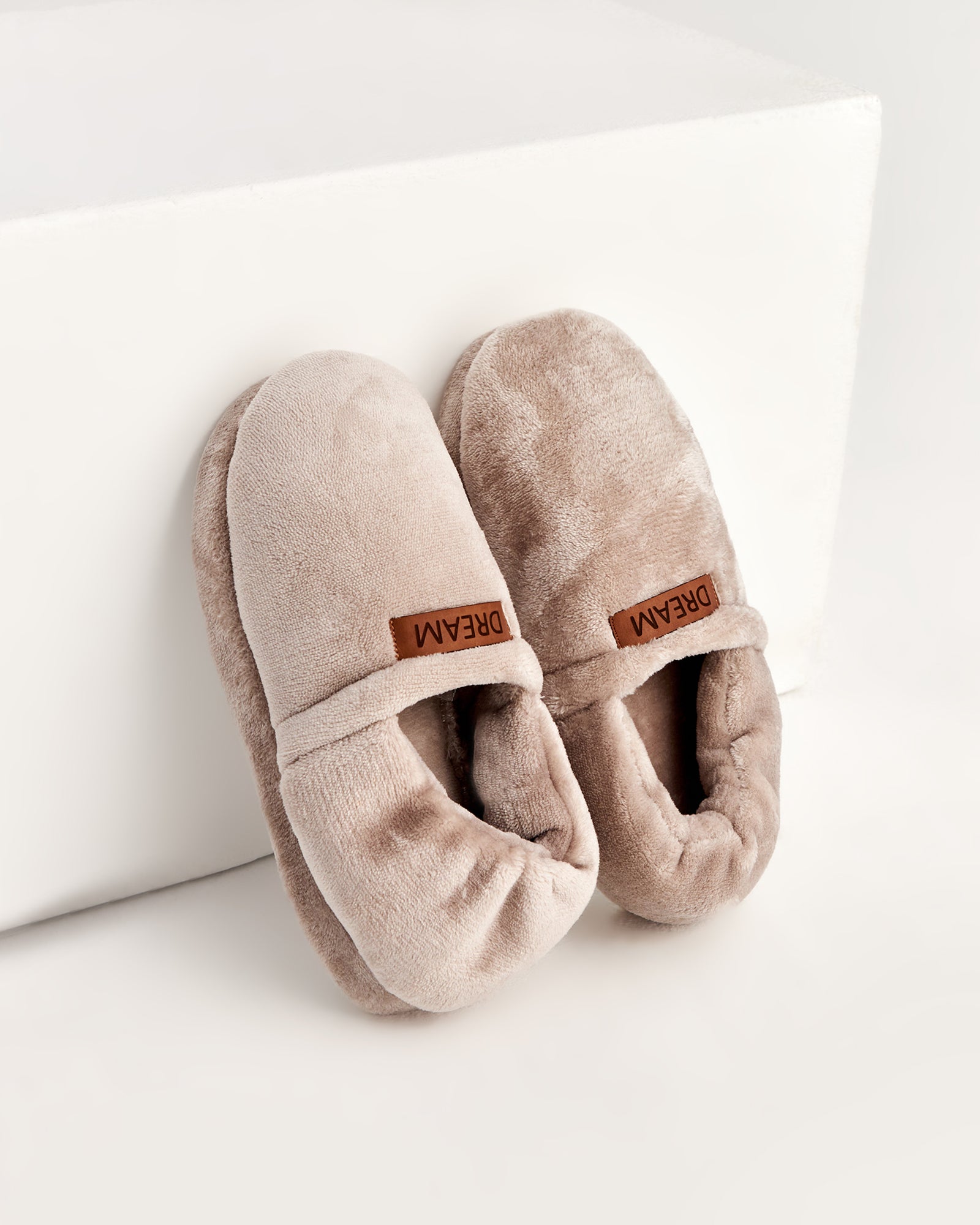 kadın ev içi ayakkabı,bayan ev içi ayakkabı,kadın ev ayakkabısı,kadın iç mekan ayakkabısı,kadın ev ayakkabı modelleri,rahat kadın ev içi ayakkabı,ortopedik ev içi ayakkabı kadın,yumuşak tabanlı kadın ev ayakkabısı,kapalı kadın ev içi ayakkabı,kadın ev ayakkabısı kışlık