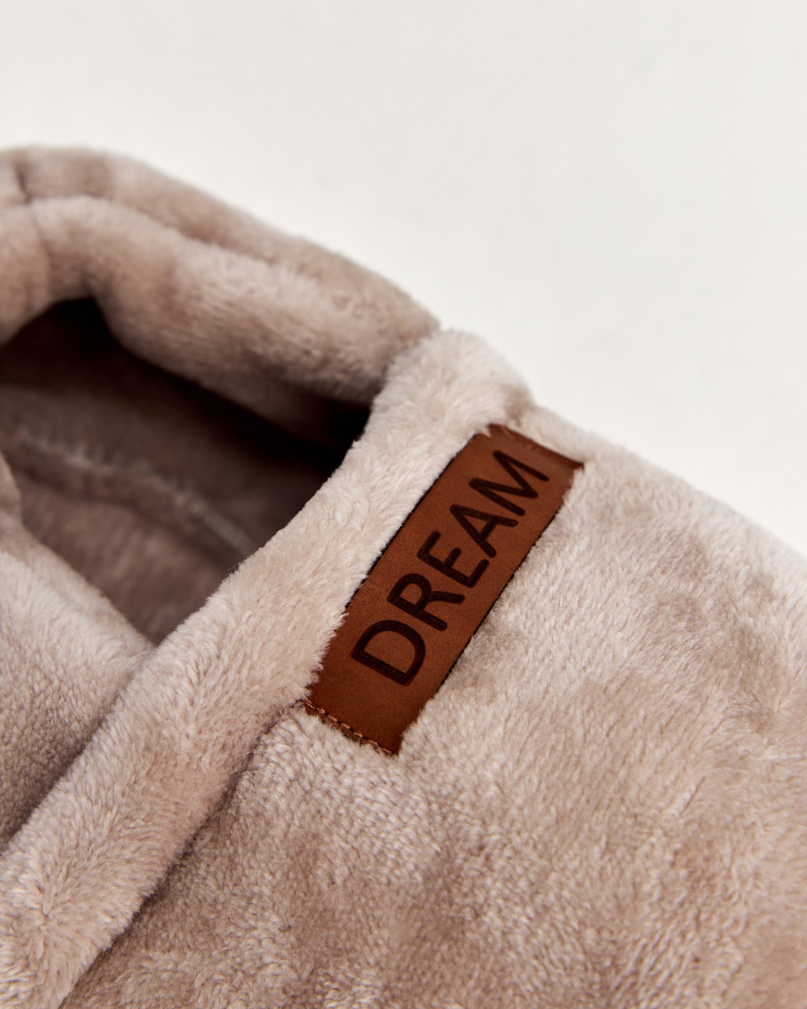 kadın ev içi ayakkabı,bayan ev içi ayakkabı,kadın ev ayakkabısı,kadın iç mekan ayakkabısı,kadın ev ayakkabı modelleri,rahat kadın ev içi ayakkabı,ortopedik ev içi ayakkabı kadın,yumuşak tabanlı kadın ev ayakkabısı,kapalı kadın ev içi ayakkabı,kadın ev ayakkabısı kışlık