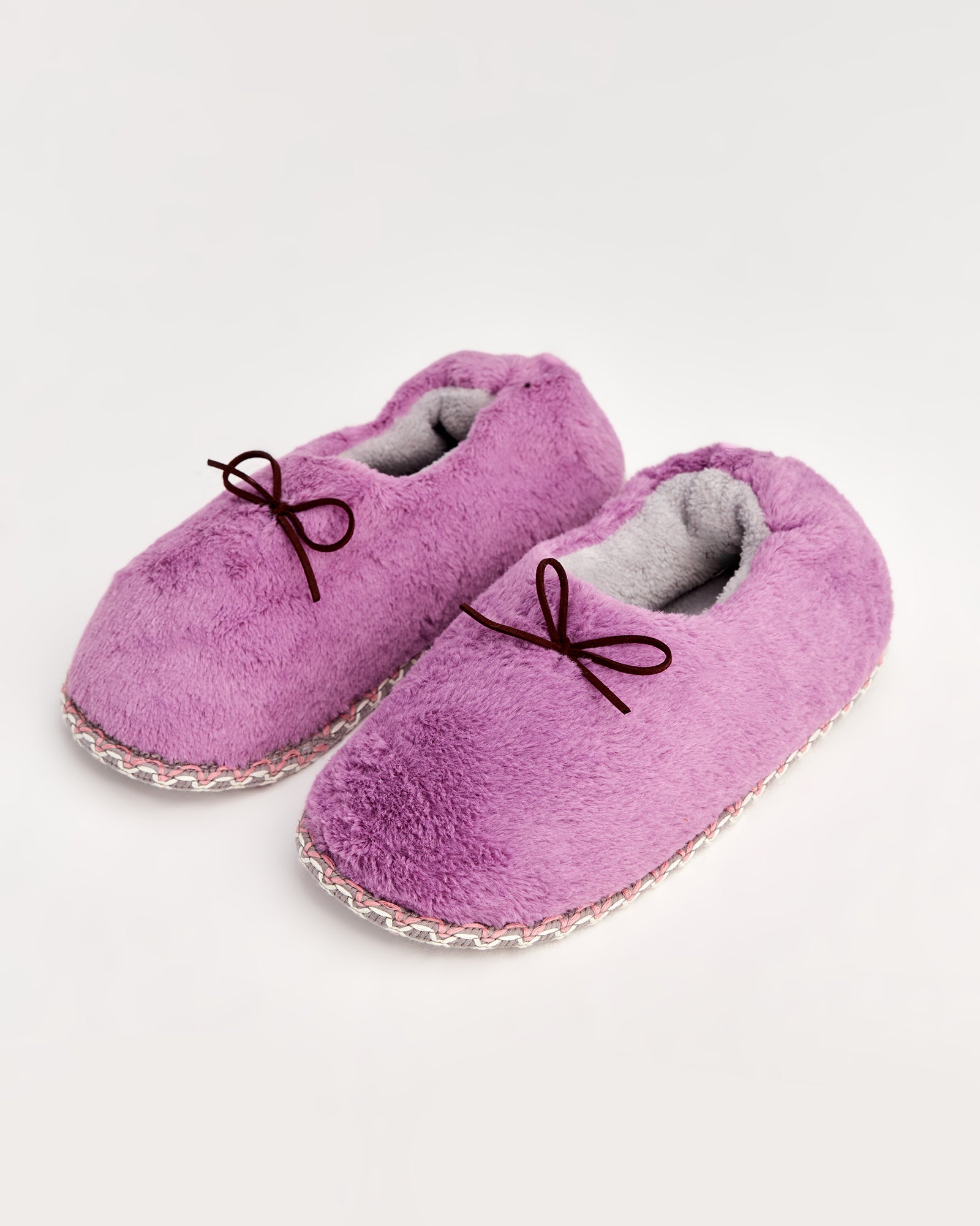 kadın ev içi ayakkabı,bayan ev içi ayakkabı,kadın ev ayakkabısı,kadın iç mekan ayakkabısı,kadın ev ayakkabı modelleri,rahat kadın ev içi ayakkabı,ortopedik ev içi ayakkabı kadın,yumuşak tabanlı kadın ev ayakkabısı,kapalı kadın ev içi ayakkabı,kadın ev ayakkabısı kışlık