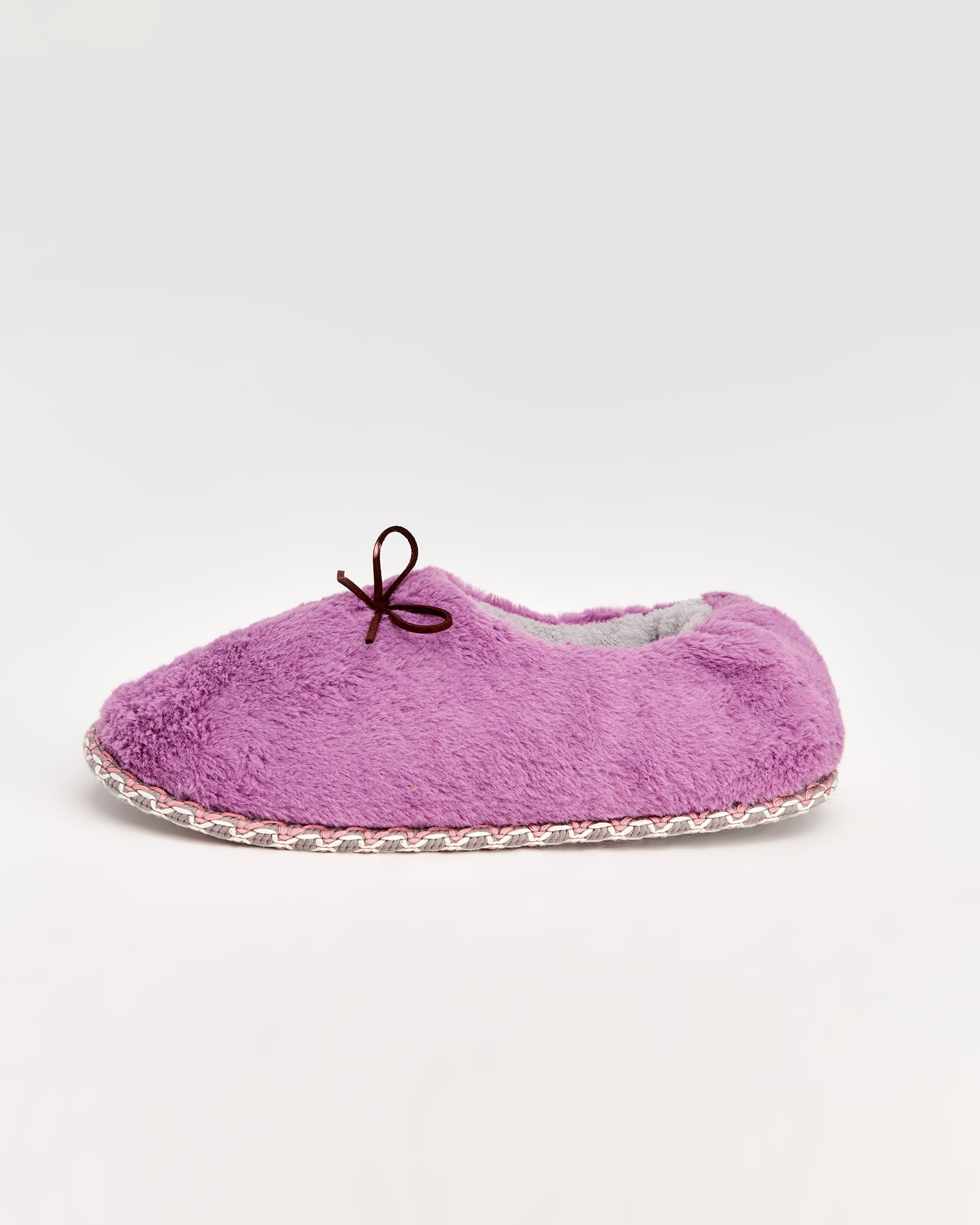 kadın ev içi ayakkabı,bayan ev içi ayakkabı,kadın ev ayakkabısı,kadın iç mekan ayakkabısı,kadın ev ayakkabı modelleri,rahat kadın ev içi ayakkabı,ortopedik ev içi ayakkabı kadın,yumuşak tabanlı kadın ev ayakkabısı,kapalı kadın ev içi ayakkabı,kadın ev ayakkabısı kışlık