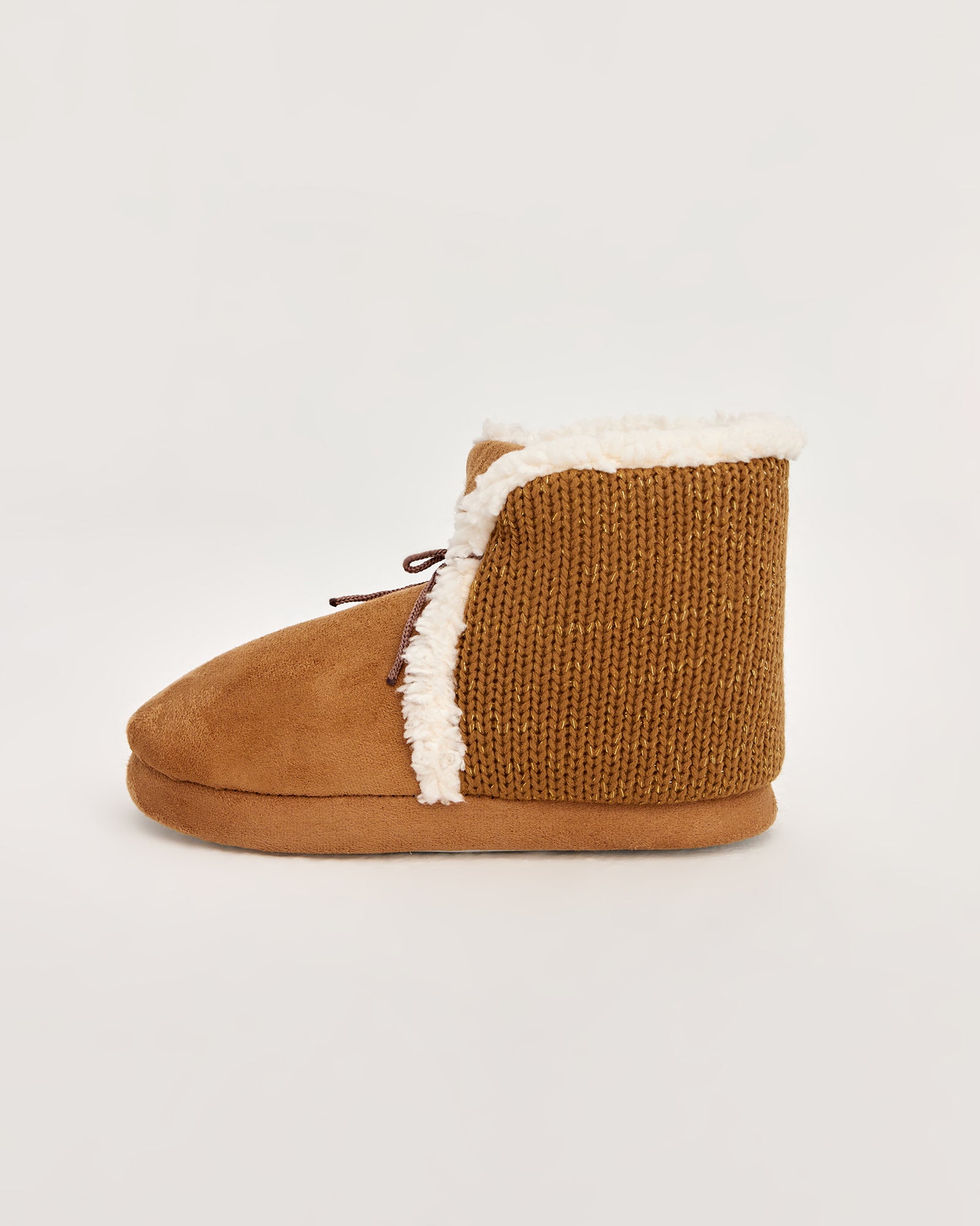 kadın panduf,kadın ev içi panduf,bayan panduf,kadın kışlık panduf,ev için kadın panduf,kadın panduf modelleri,yumuşak kadın panduf,sıcak tutan kadın panduf,kadın ev pandufu,peluş kadın panduf