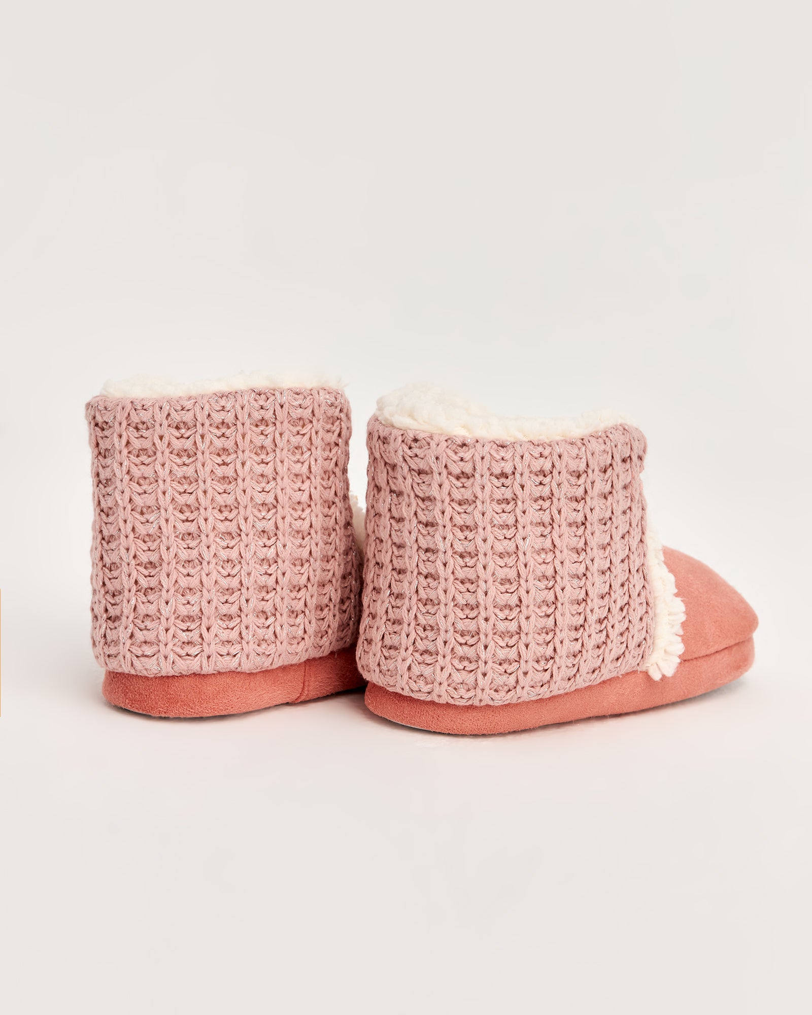 kadın panduf,kadın ev içi panduf,bayan panduf,kadın kışlık panduf,ev için kadın panduf,kadın panduf modelleri,yumuşak kadın panduf,sıcak tutan kadın panduf,kadın ev pandufu,peluş kadın panduf