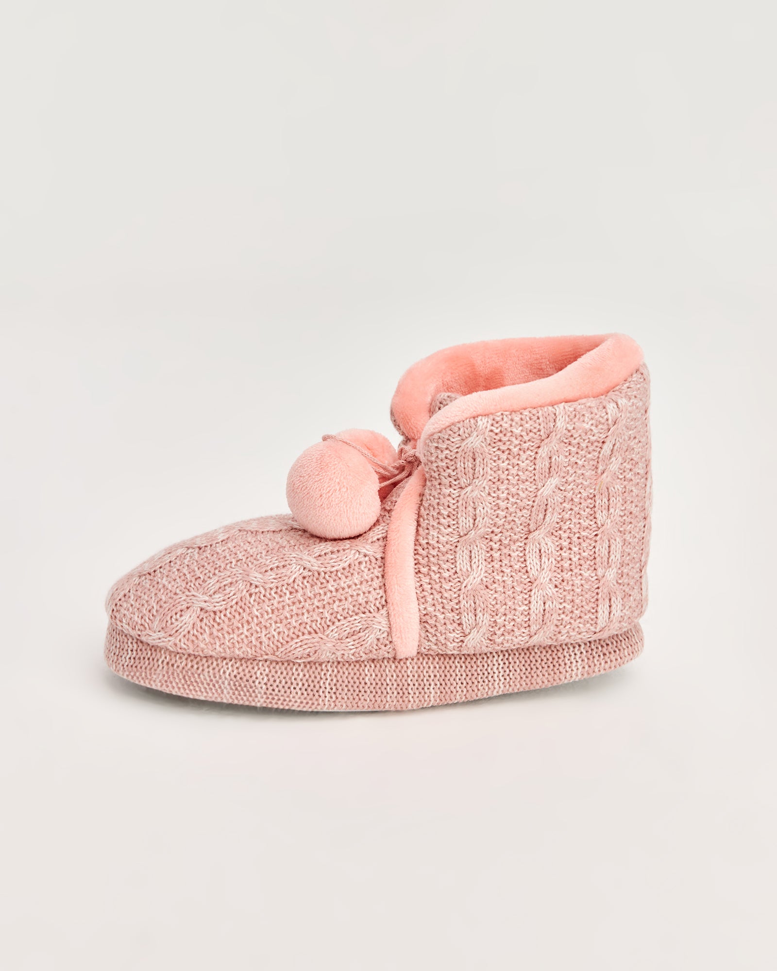 kadın panduf,kadın ev içi panduf,bayan panduf,kadın kışlık panduf,ev için kadın panduf,kadın panduf modelleri,yumuşak kadın panduf,sıcak tutan kadın panduf,kadın ev pandufu,peluş kadın panduf