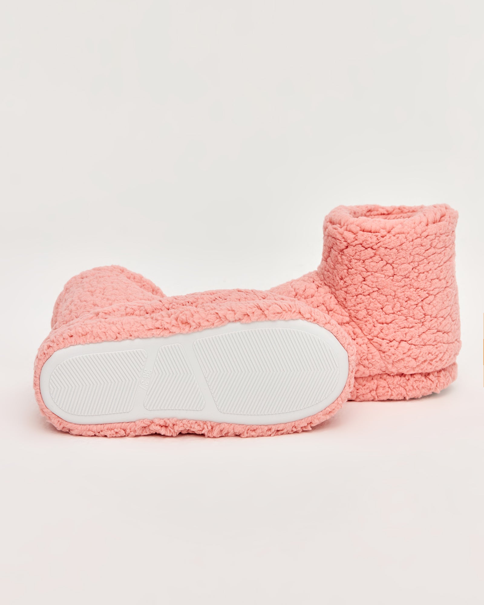 kadın panduf,kadın ev içi panduf,bayan panduf,kadın kışlık panduf,ev için kadın panduf,kadın panduf modelleri,yumuşak kadın panduf,sıcak tutan kadın panduf,kadın ev pandufu,peluş kadın panduf