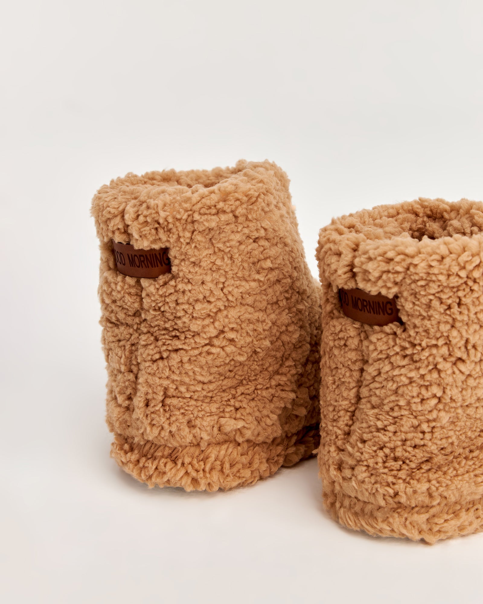 kadın panduf,kadın ev içi panduf,bayan panduf,kadın kışlık panduf,ev için kadın panduf,kadın panduf modelleri,yumuşak kadın panduf,sıcak tutan kadın panduf,kadın ev pandufu,peluş kadın panduf