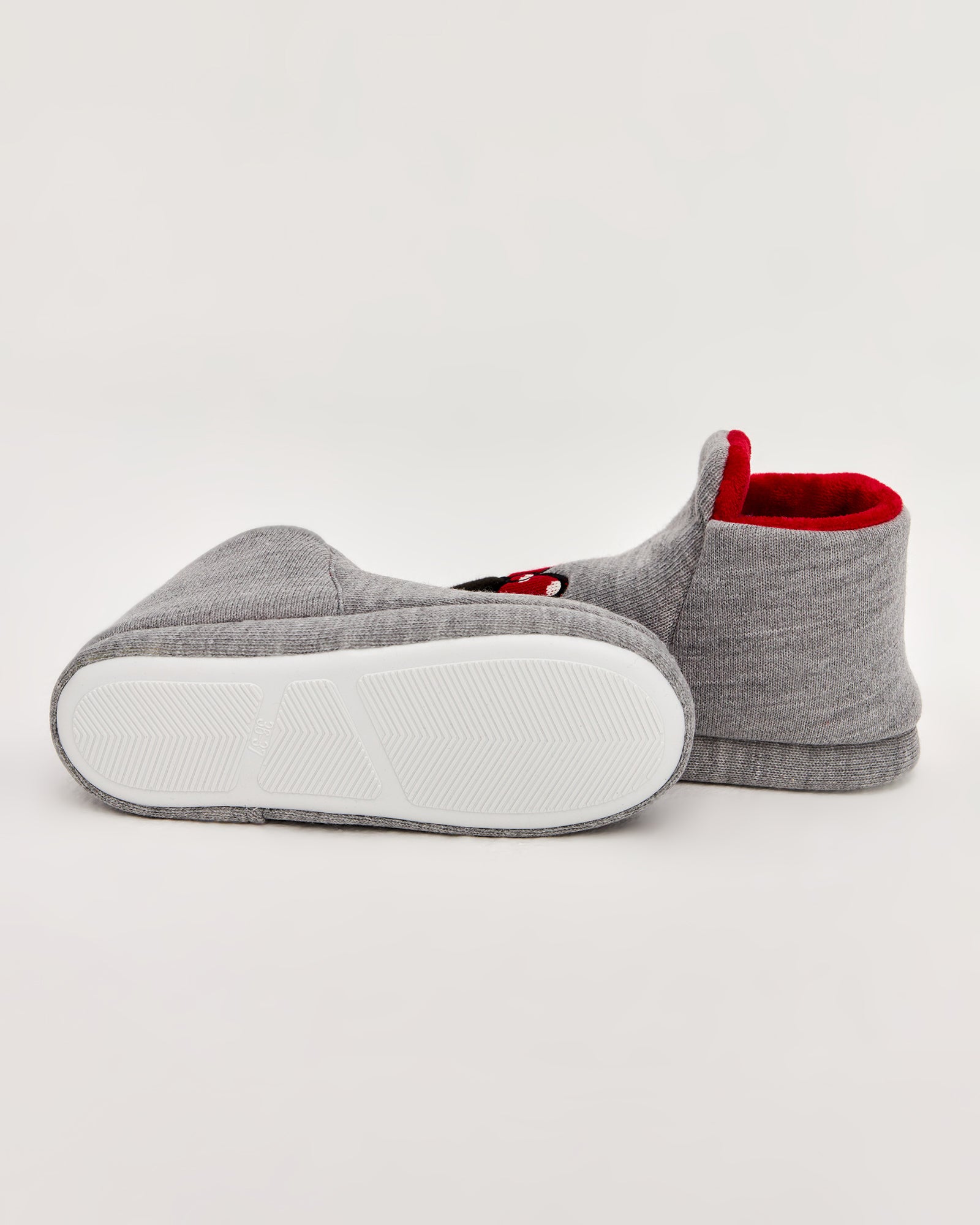 kadın panduf,kadın ev içi panduf,bayan panduf,kadın kışlık panduf,ev için kadın panduf,kadın panduf modelleri,yumuşak kadın panduf,sıcak tutan kadın panduf,kadın ev pandufu,peluş kadın panduf