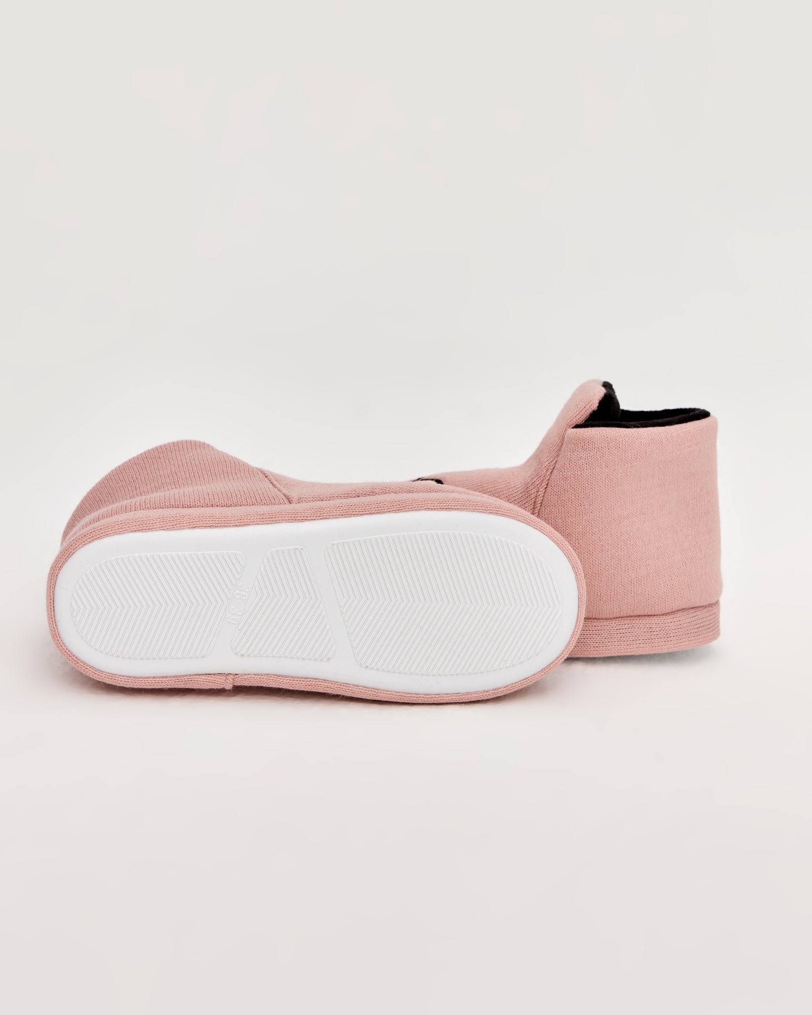 kadın panduf,kadın ev içi panduf,bayan panduf,kadın kışlık panduf,ev için kadın panduf,kadın panduf modelleri,yumuşak kadın panduf,sıcak tutan kadın panduf,kadın ev pandufu,peluş kadın panduf