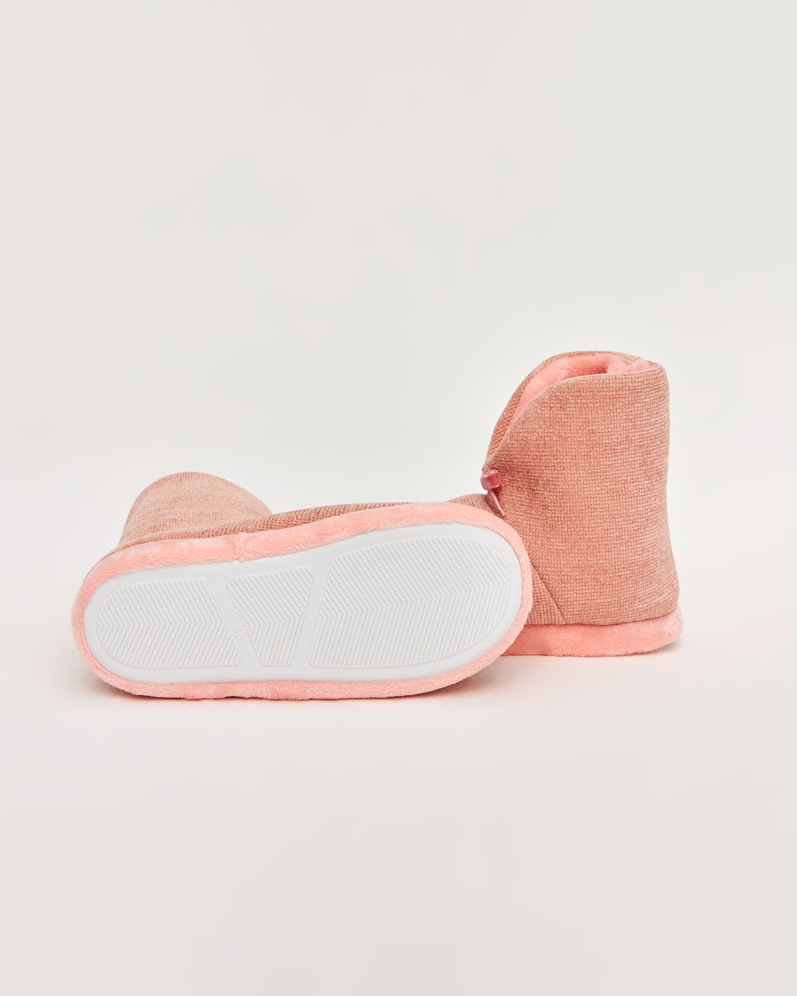 kadın panduf,kadın ev içi panduf,bayan panduf,kadın kışlık panduf,ev için kadın panduf,kadın panduf modelleri,yumuşak kadın panduf,sıcak tutan kadın panduf,kadın ev pandufu,peluş kadın panduf