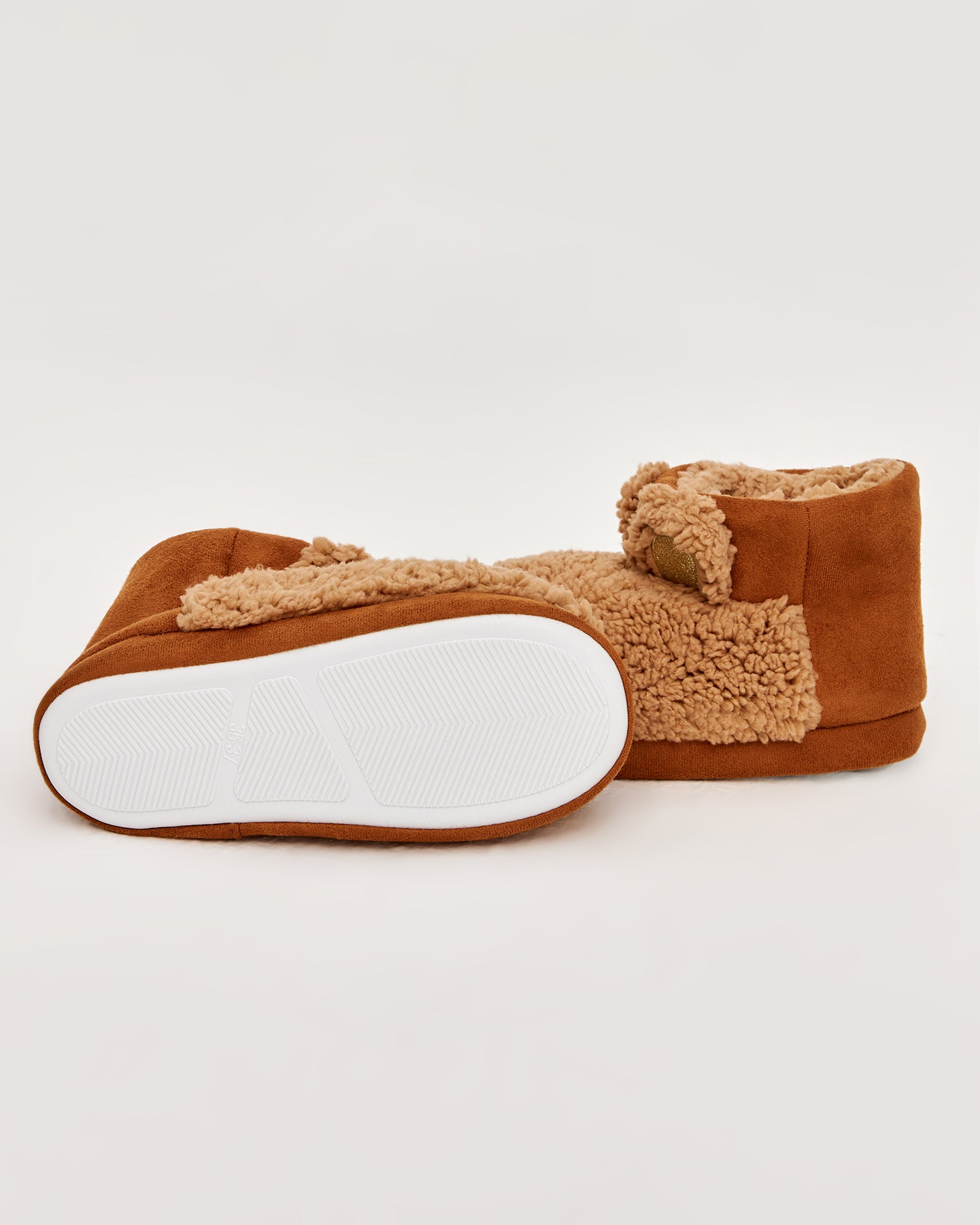 kadın panduf,kadın ev içi panduf,bayan panduf,kadın kışlık panduf,ev için kadın panduf,kadın panduf modelleri,yumuşak kadın panduf,sıcak tutan kadın panduf,kadın ev pandufu,peluş kadın panduf