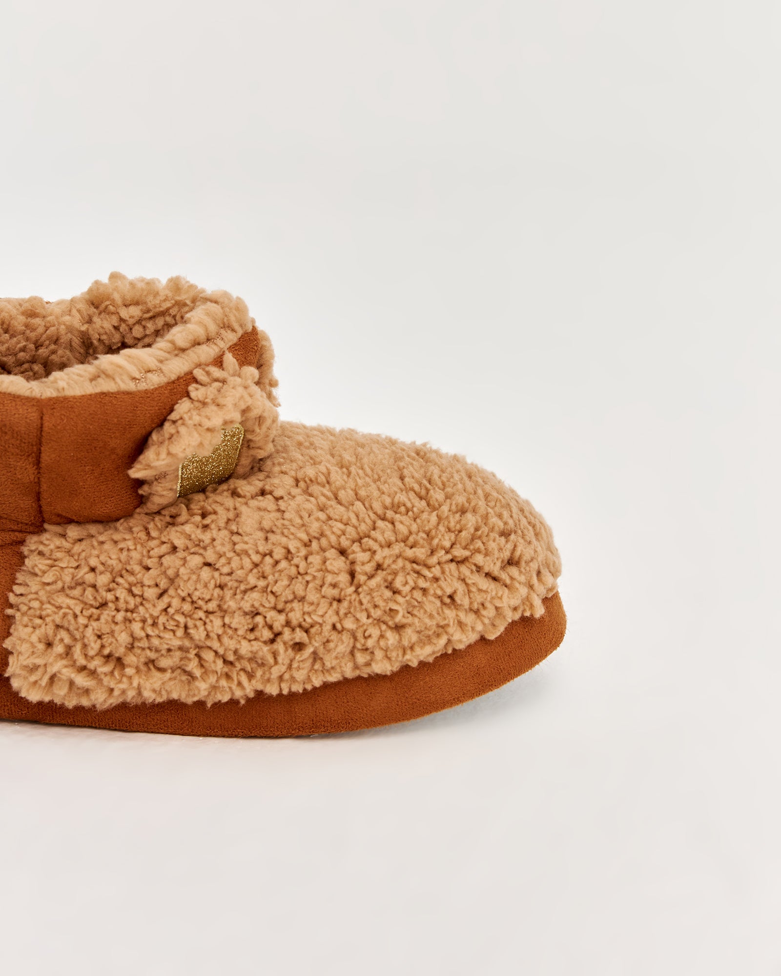 kadın panduf,kadın ev içi panduf,bayan panduf,kadın kışlık panduf,ev için kadın panduf,kadın panduf modelleri,yumuşak kadın panduf,sıcak tutan kadın panduf,kadın ev pandufu,peluş kadın panduf