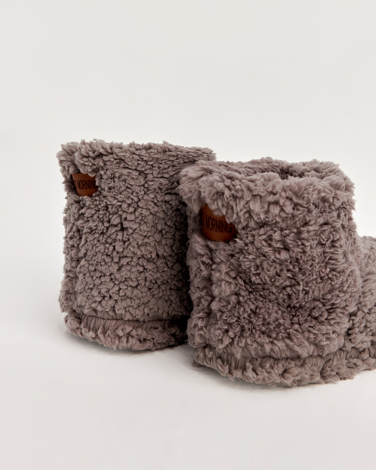 kadın panduf,kadın ev içi panduf,bayan panduf,kadın kışlık panduf,ev için kadın panduf,kadın panduf modelleri,yumuşak kadın panduf,sıcak tutan kadın panduf,kadın ev pandufu,peluş kadın panduf