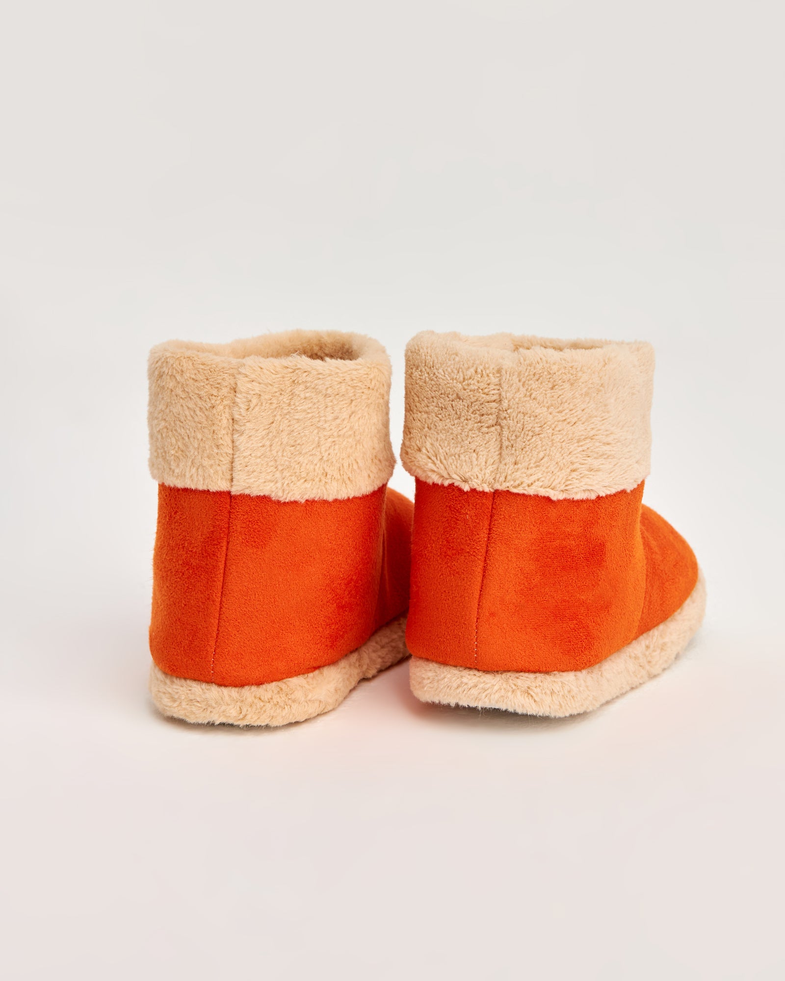 kadın panduf,kadın ev içi panduf,bayan panduf,kadın kışlık panduf,ev için kadın panduf,kadın panduf modelleri,yumuşak kadın panduf,sıcak tutan kadın panduf,kadın ev pandufu,peluş kadın panduf