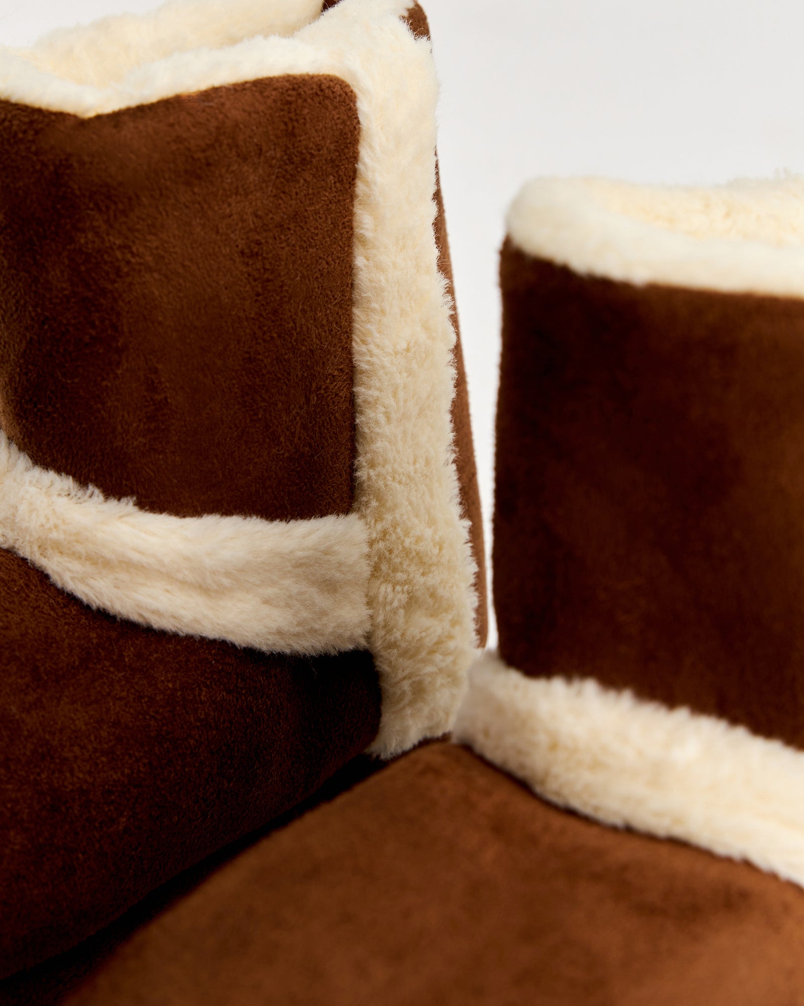 kadın panduf,kadın ev içi panduf,bayan panduf,kadın kışlık panduf,ev için kadın panduf,kadın panduf modelleri,yumuşak kadın panduf,sıcak tutan kadın panduf,kadın ev pandufu,peluş kadın panduf