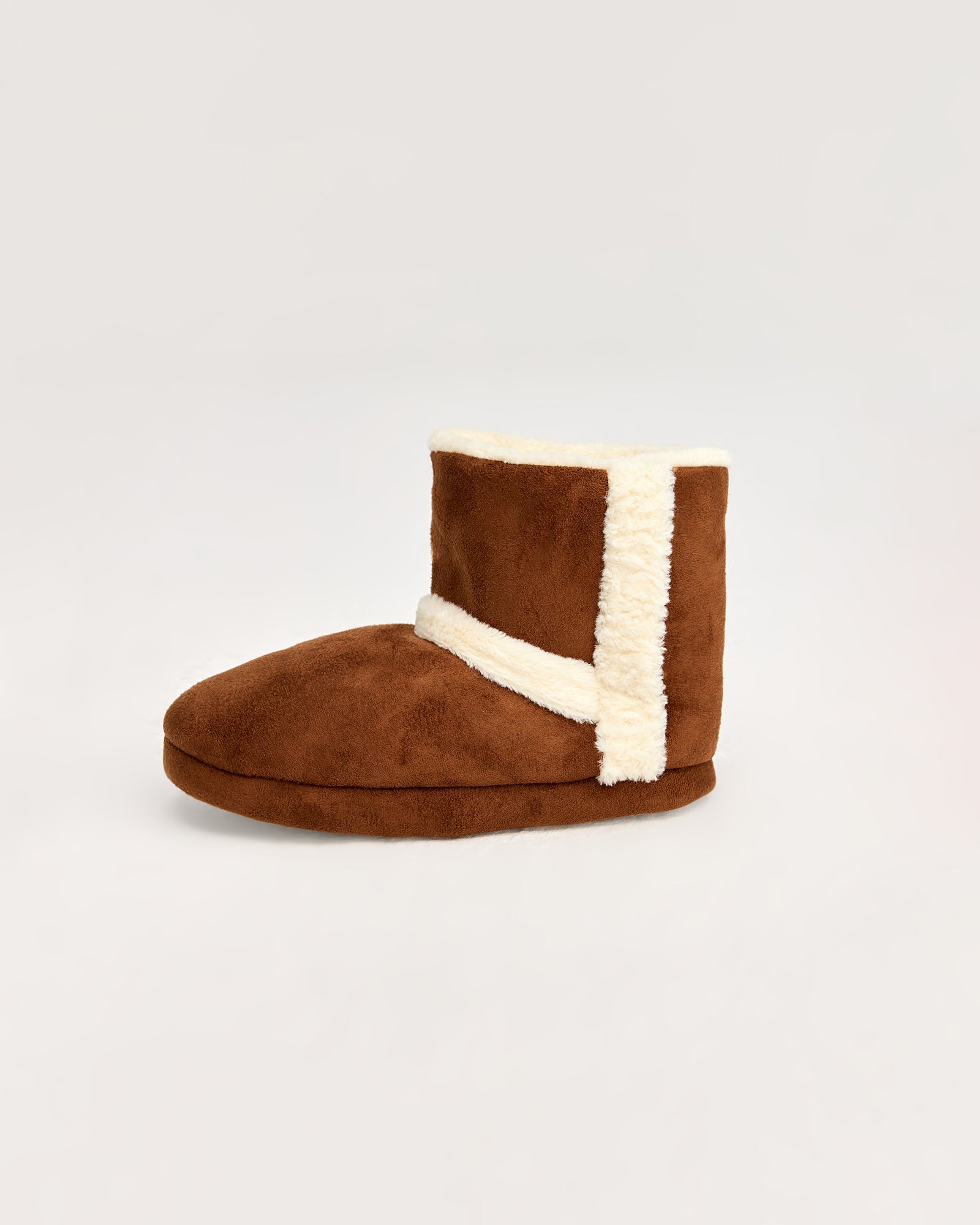 kadın panduf,kadın ev içi panduf,bayan panduf,kadın kışlık panduf,ev için kadın panduf,kadın panduf modelleri,yumuşak kadın panduf,sıcak tutan kadın panduf,kadın ev pandufu,peluş kadın panduf