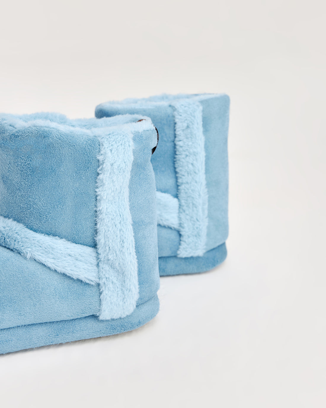 kadın panduf,kadın ev içi panduf,bayan panduf,kadın kışlık panduf,ev için kadın panduf,kadın panduf modelleri,yumuşak kadın panduf,sıcak tutan kadın panduf,kadın ev pandufu,peluş kadın panduf