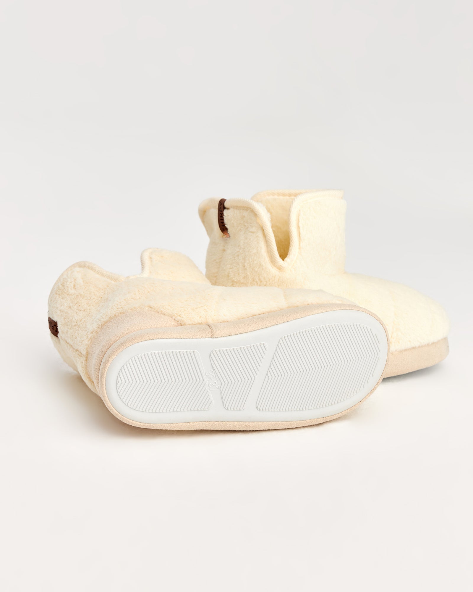 kadın panduf,kadın ev içi panduf,bayan panduf,kadın kışlık panduf,ev için kadın panduf,kadın panduf modelleri,yumuşak kadın panduf,sıcak tutan kadın panduf,kadın ev pandufu,peluş kadın panduf