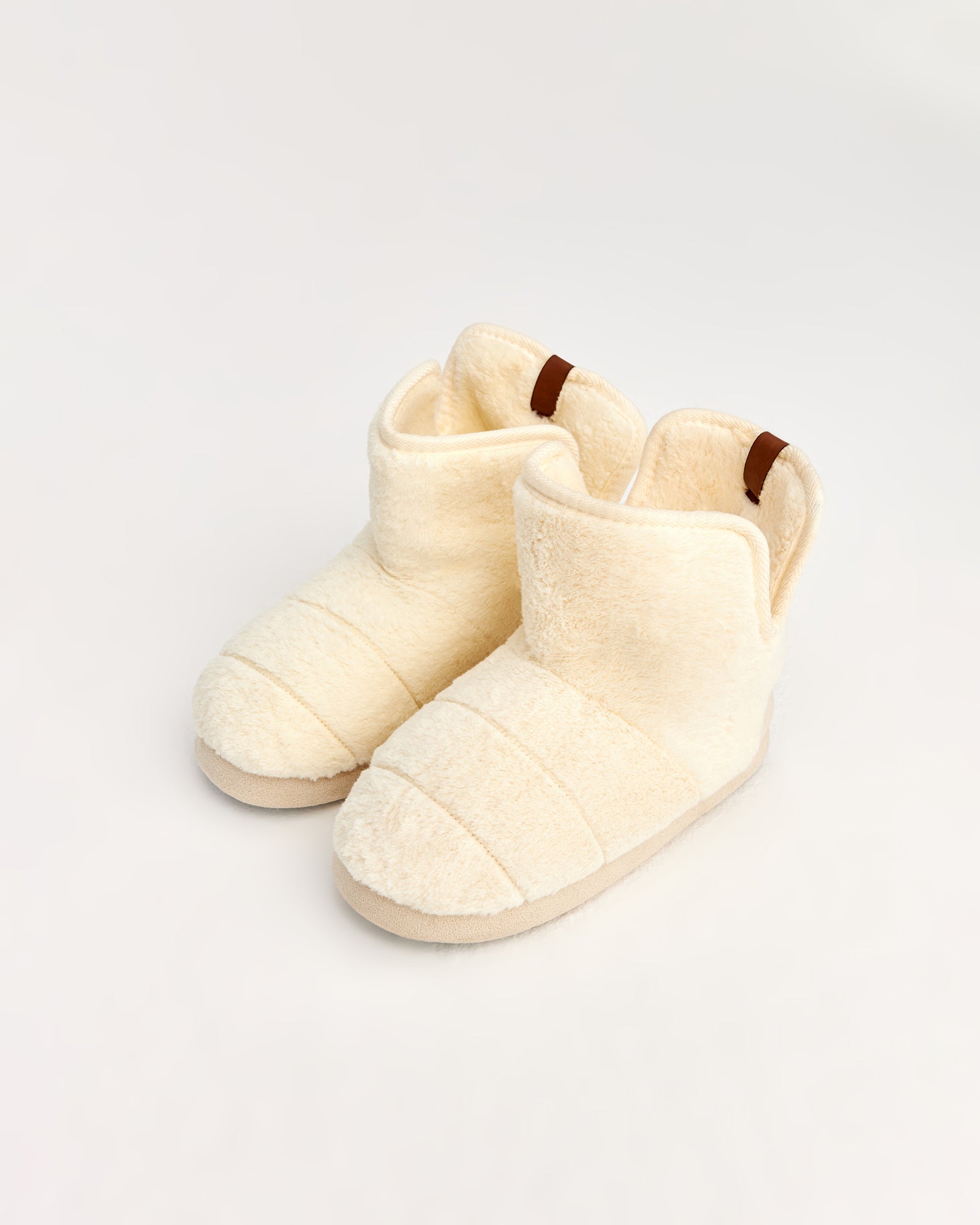 kadın panduf,kadın ev içi panduf,bayan panduf,kadın kışlık panduf,ev için kadın panduf,kadın panduf modelleri,yumuşak kadın panduf,sıcak tutan kadın panduf,kadın ev pandufu,peluş kadın panduf