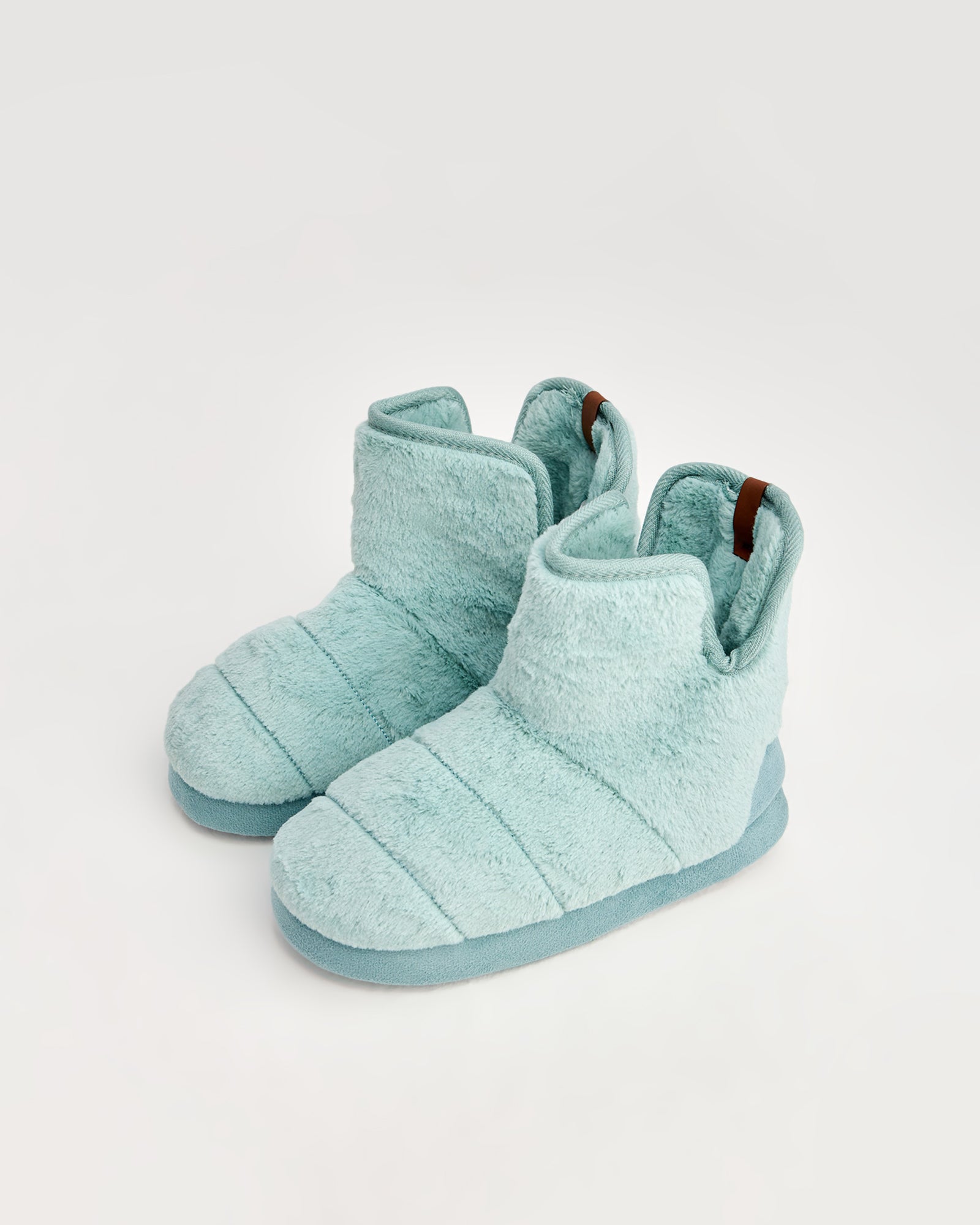 kadın panduf,kadın ev içi panduf,bayan panduf,kadın kışlık panduf,ev için kadın panduf,kadın panduf modelleri,yumuşak kadın panduf,sıcak tutan kadın panduf,kadın ev pandufu,peluş kadın panduf