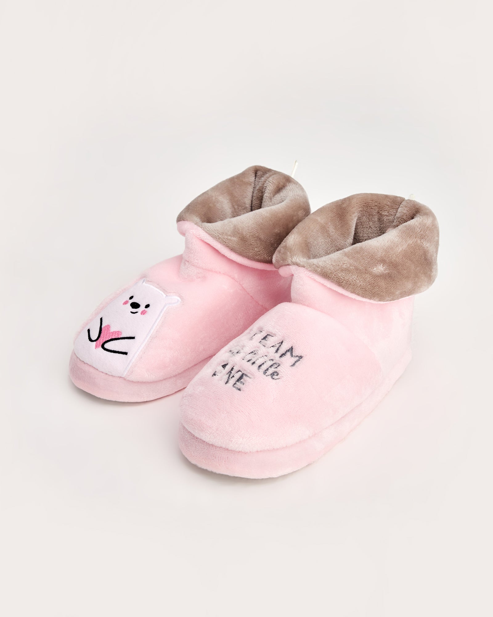 kadın panduf,kadın ev içi panduf,bayan panduf,kadın kışlık panduf,ev için kadın panduf,kadın panduf modelleri,yumuşak kadın panduf,sıcak tutan kadın panduf,kadın ev pandufu,peluş kadın panduf