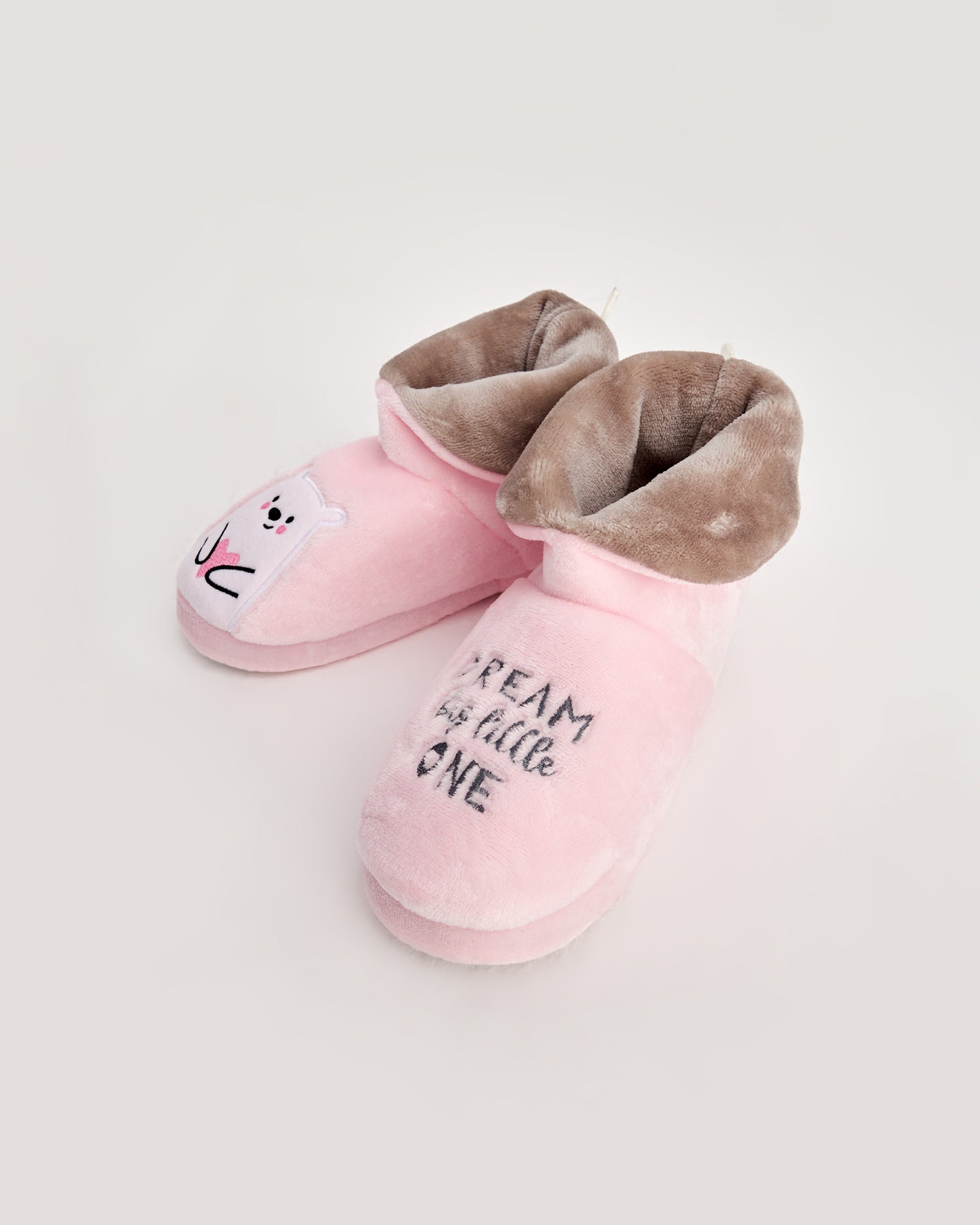 kadın panduf,kadın ev içi panduf,bayan panduf,kadın kışlık panduf,ev için kadın panduf,kadın panduf modelleri,yumuşak kadın panduf,sıcak tutan kadın panduf,kadın ev pandufu,peluş kadın panduf