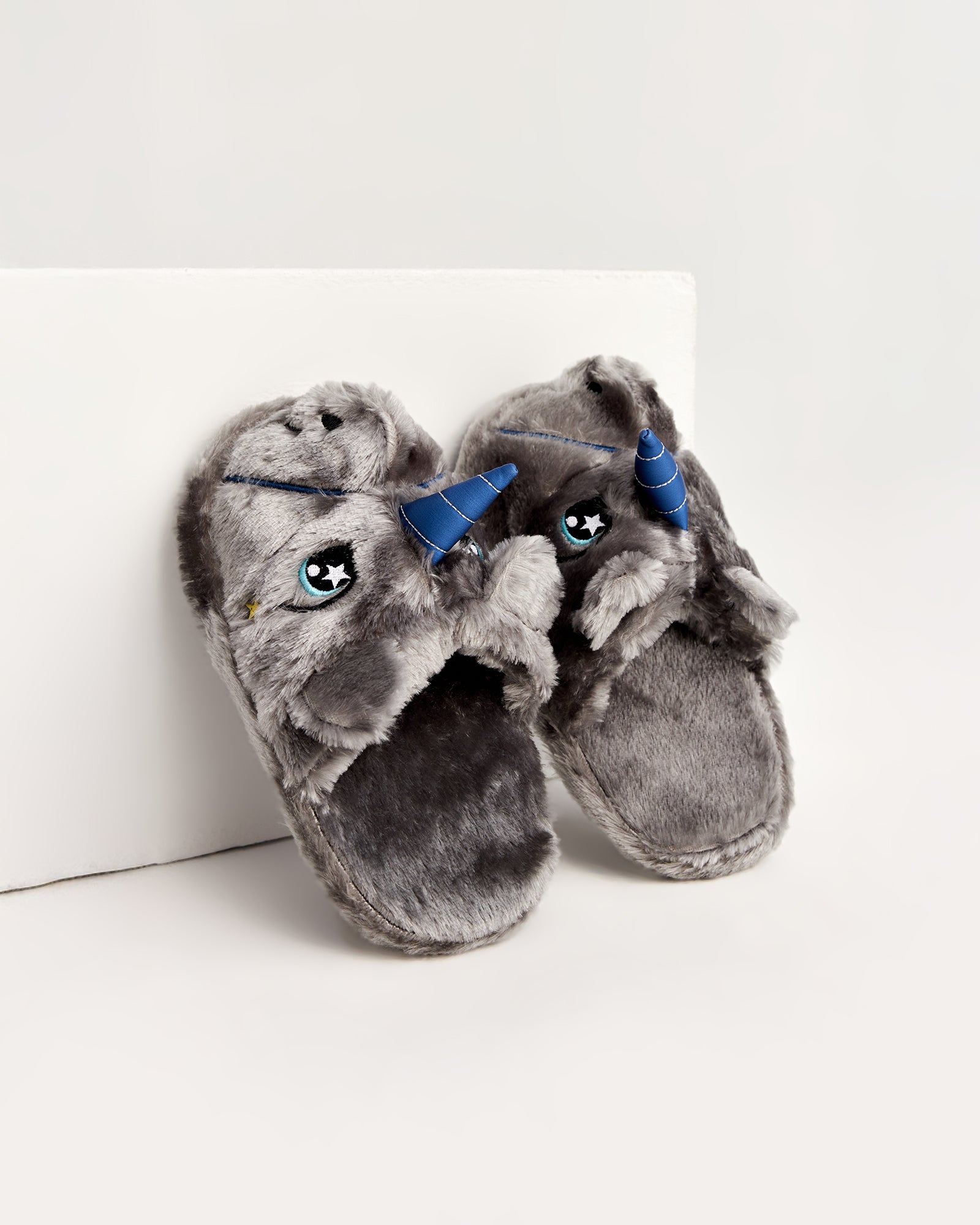 erkek ev terliği,erkek ev içi terlik,erkek ev terliği modelleri,erkek kışlık terlik,erkek yazlık ev terliği,erkek ev terliği fiyatları,evde giyilen erkek terlikleri,rahat erkek ev terliği,konforlu erkek ev terliği