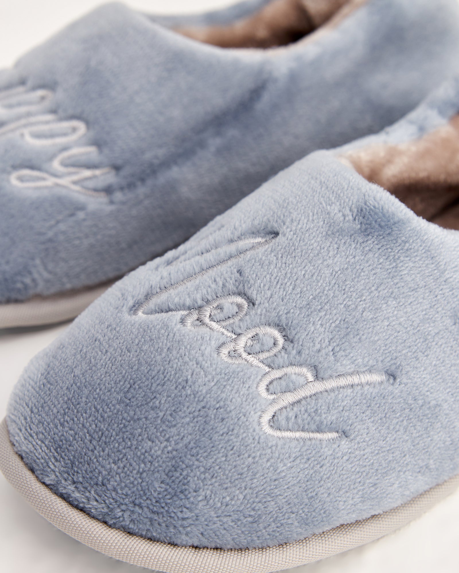 kadın ev içi ayakkabı,bayan ev içi ayakkabı,kadın ev ayakkabısı,kadın iç mekan ayakkabısı,kadın ev ayakkabı modelleri,rahat kadın ev içi ayakkabı,ortopedik ev içi ayakkabı kadın,yumuşak tabanlı kadın ev ayakkabısı,kapalı kadın ev içi ayakkabı,kadın ev ayakkabısı kışlık