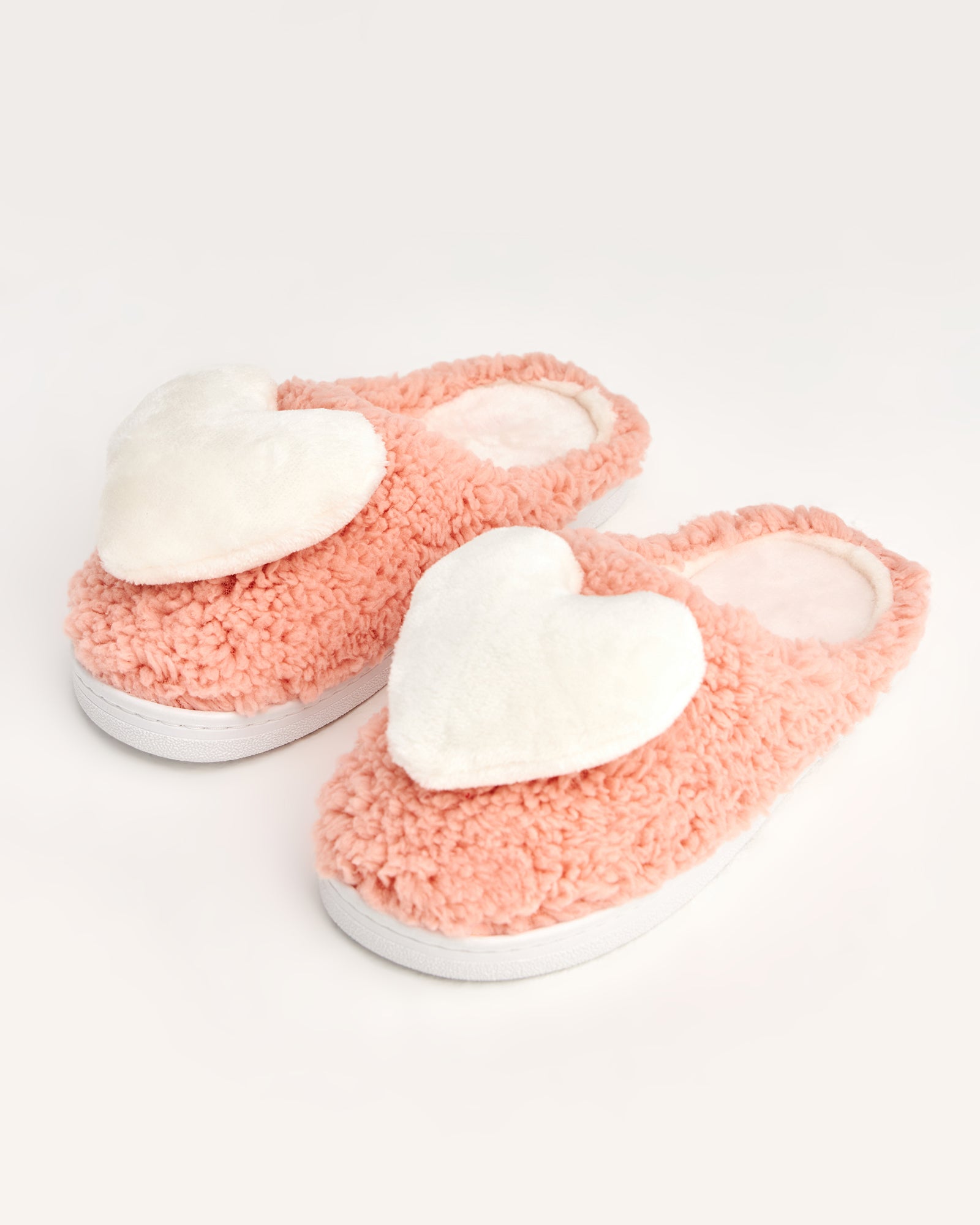 kadın ev terliği,kadın ev içi terlik,bayan ev terliği,kadın kışlık terlik,kadın yazlık terlik,evde giyilen kadın terlikleri,kadın konforlu terlik,rahat kadın ev terliği,kaymaz taban kadın terlik,kapalı kadın ev terliği