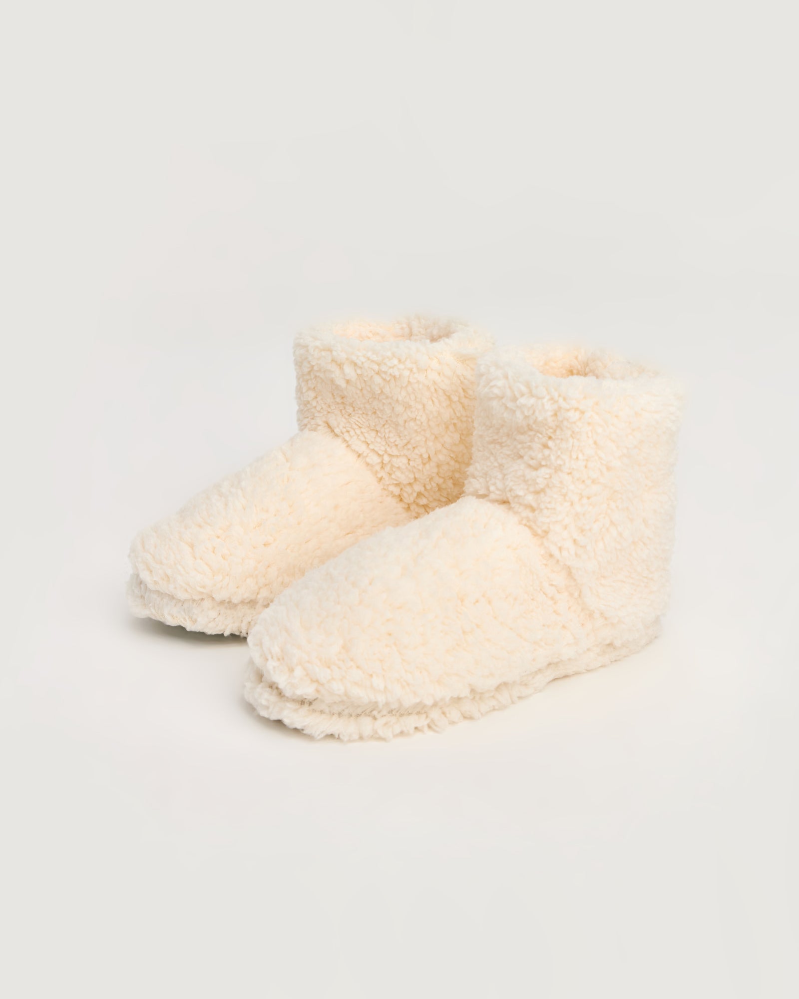 kadın panduf,kadın ev içi panduf,bayan panduf,kadın kışlık panduf,ev için kadın panduf,kadın panduf modelleri,yumuşak kadın panduf,sıcak tutan kadın panduf,kadın ev pandufu,peluş kadın panduf