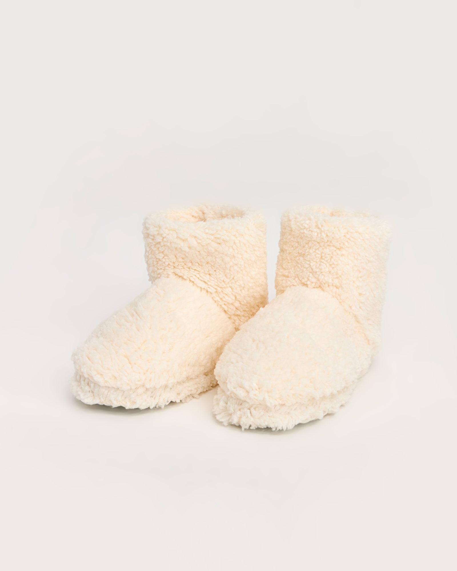 kadın panduf,kadın ev içi panduf,bayan panduf,kadın kışlık panduf,ev için kadın panduf,kadın panduf modelleri,yumuşak kadın panduf,sıcak tutan kadın panduf,kadın ev pandufu,peluş kadın panduf