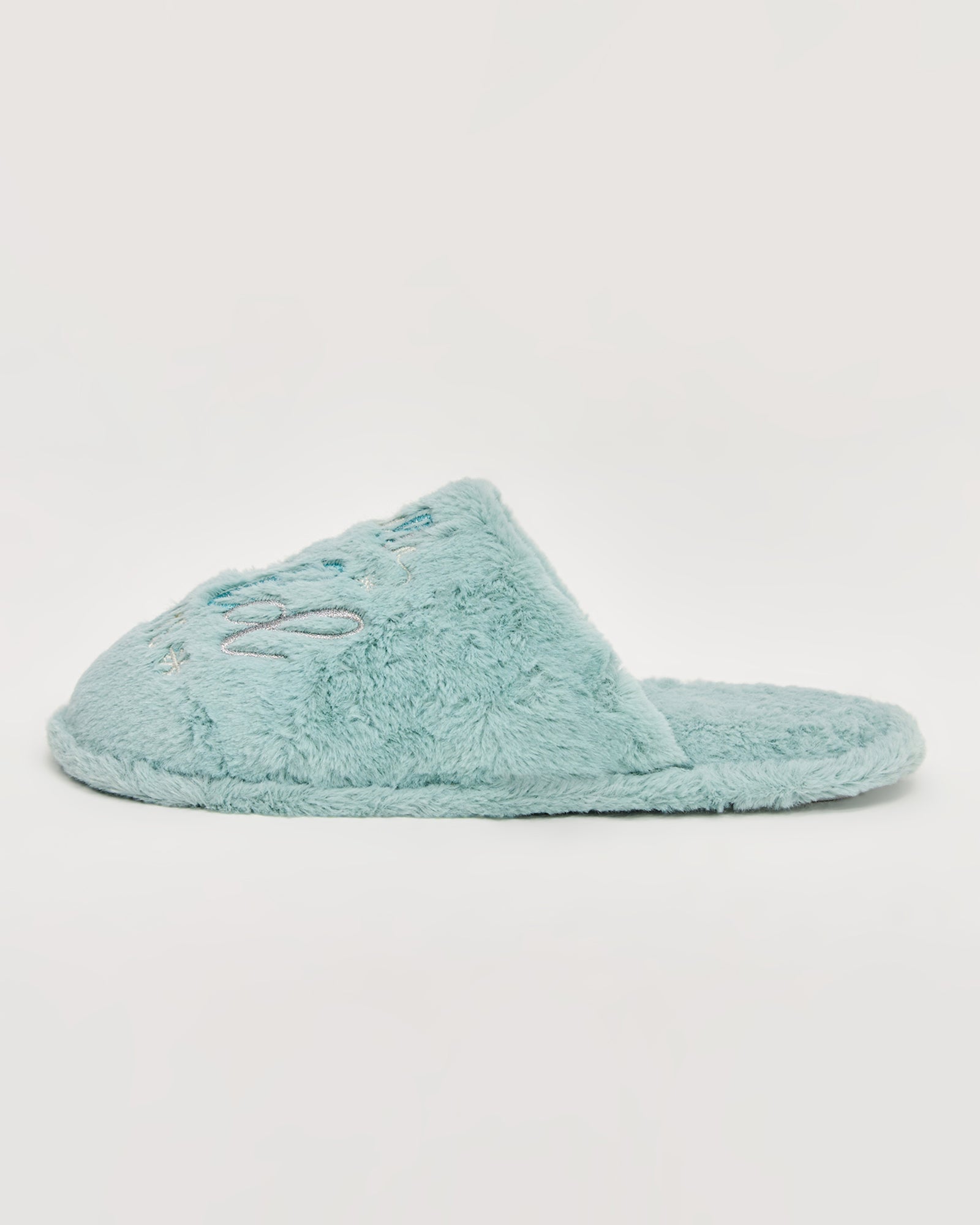 kadın ev terliği,kadın ev içi terlik,bayan ev terliği,kadın kışlık terlik,kadın yazlık terlik,evde giyilen kadın terlikleri,kadın konforlu terlik,rahat kadın ev terliği,kaymaz taban kadın terlik,kapalı kadın ev terliği