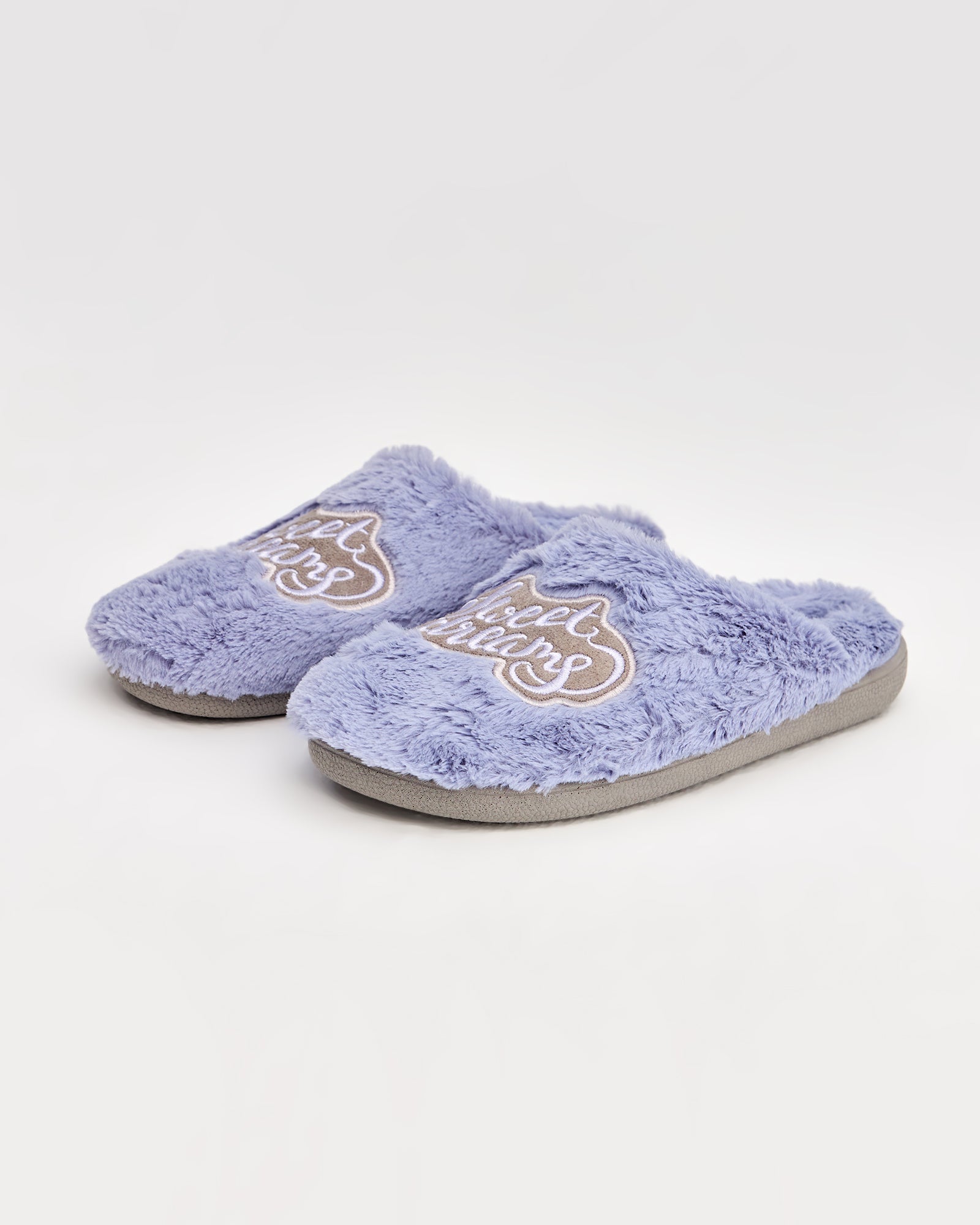 kadın ev terliği,kadın ev içi terlik,bayan ev terliği,kadın kışlık terlik,kadın yazlık terlik,evde giyilen kadın terlikleri,kadın konforlu terlik,rahat kadın ev terliği,kaymaz taban kadın terlik,kapalı kadın ev terliği