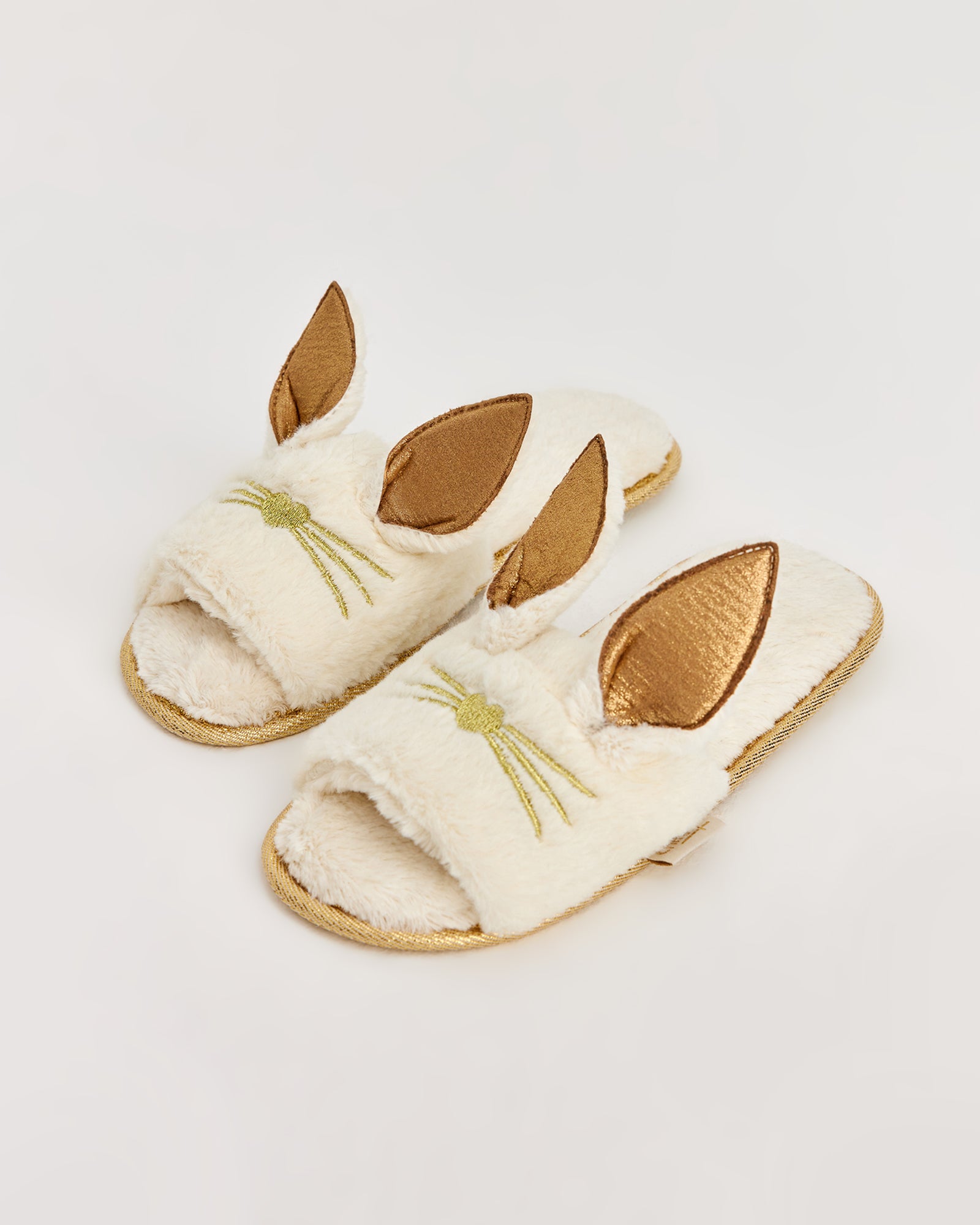 kadın ev terliği,kadın ev içi terlik,bayan ev terliği,kadın kışlık terlik,kadın yazlık terlik,evde giyilen kadın terlikleri,kadın konforlu terlik,rahat kadın ev terliği,kaymaz taban kadın terlik,kapalı kadın ev terliği