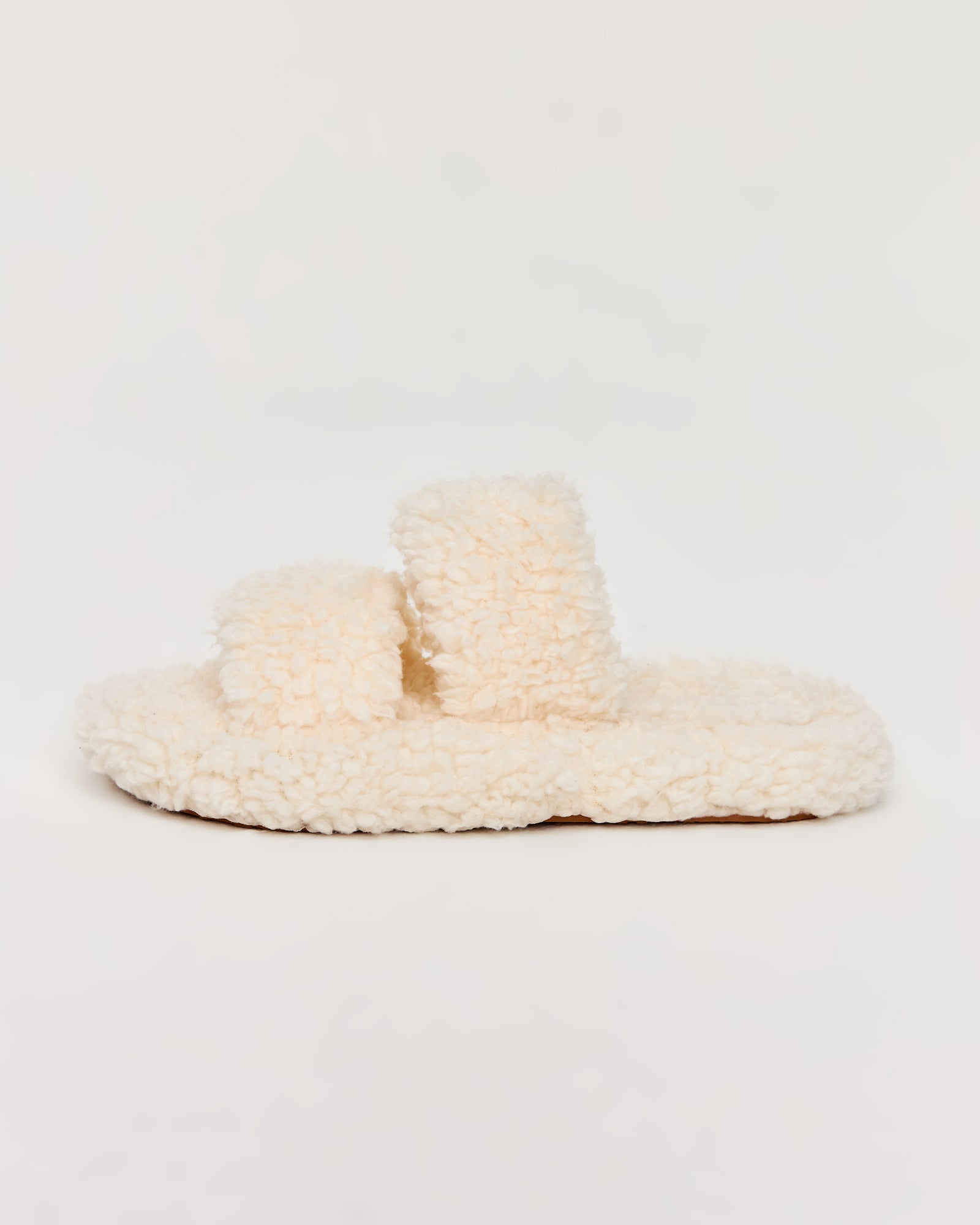 kadın ev terliği,kadın ev içi terlik,bayan ev terliği,kadın kışlık terlik,kadın yazlık terlik,evde giyilen kadın terlikleri,kadın konforlu terlik,rahat kadın ev terliği,kaymaz taban kadın terlik,kapalı kadın ev terliği