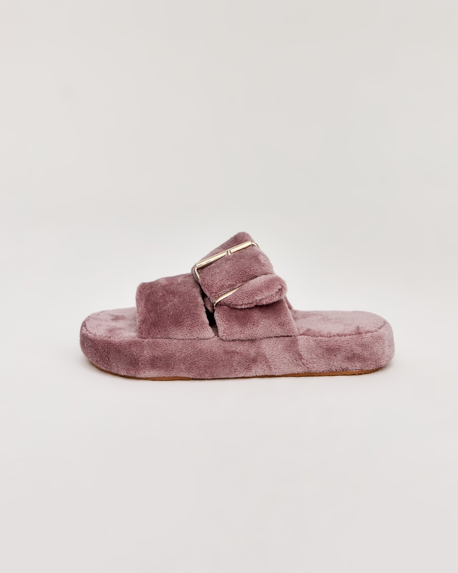 kadın ev terliği,kadın ev içi terlik,bayan ev terliği,kadın kışlık terlik,kadın yazlık terlik,evde giyilen kadın terlikleri,kadın konforlu terlik,rahat kadın ev terliği,kaymaz taban kadın terlik,kapalı kadın ev terliği