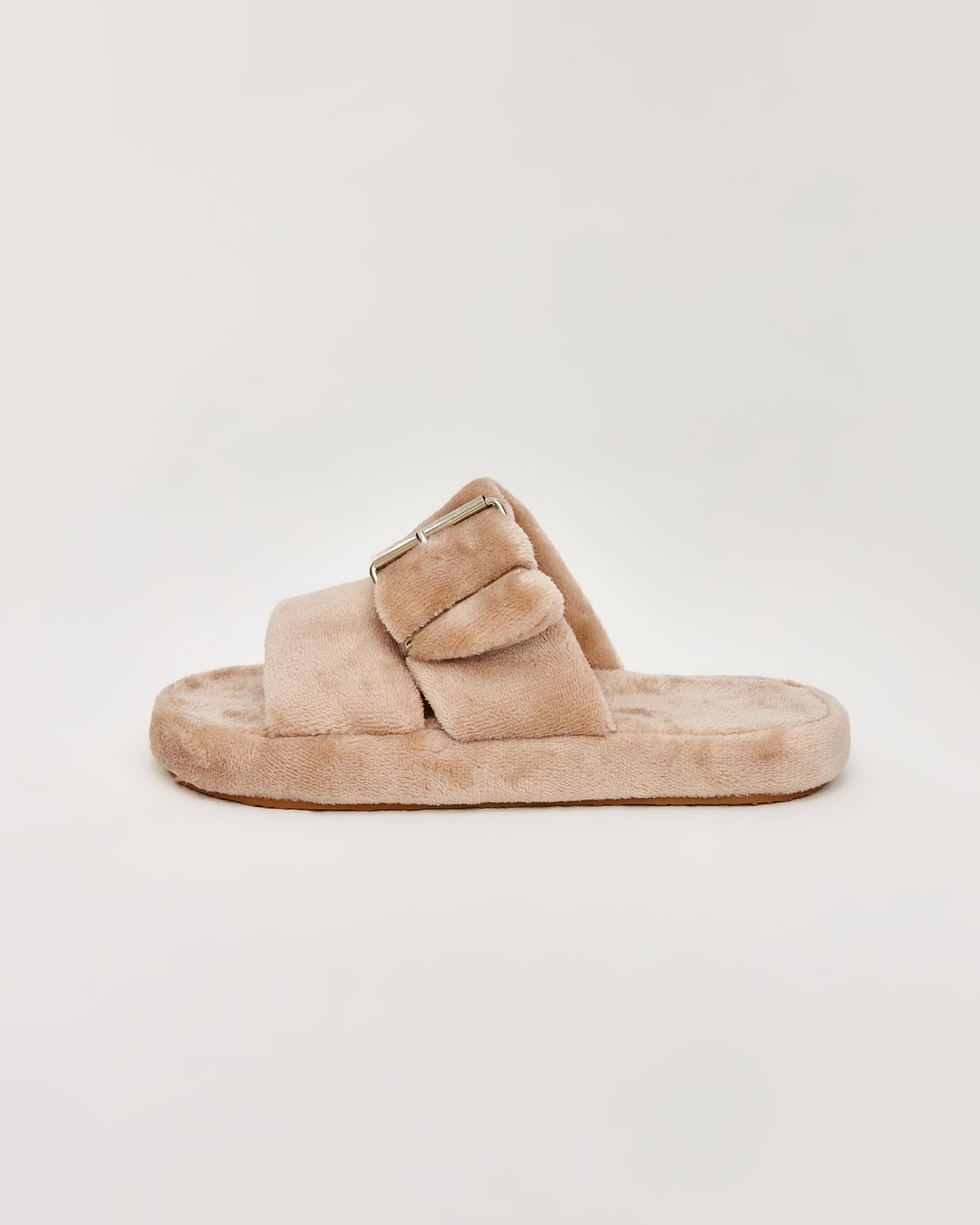 kadın ev terliği,kadın ev içi terlik,bayan ev terliği,kadın kışlık terlik,kadın yazlık terlik,evde giyilen kadın terlikleri,kadın konforlu terlik,rahat kadın ev terliği,kaymaz taban kadın terlik,kapalı kadın ev terliği