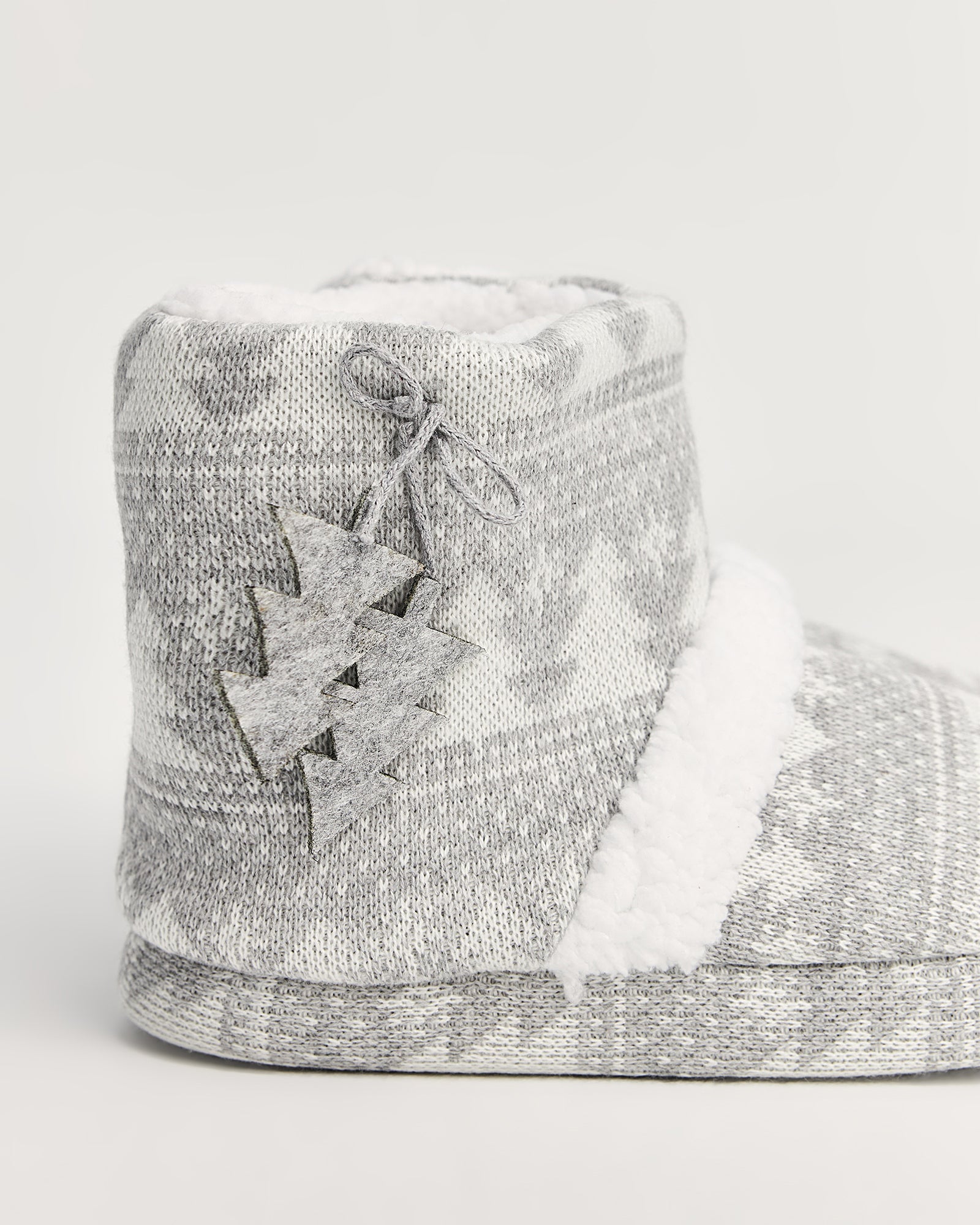 kadın panduf,kadın ev içi panduf,bayan panduf,kadın kışlık panduf,ev için kadın panduf,kadın panduf modelleri,yumuşak kadın panduf,sıcak tutan kadın panduf,kadın ev pandufu,peluş kadın panduf