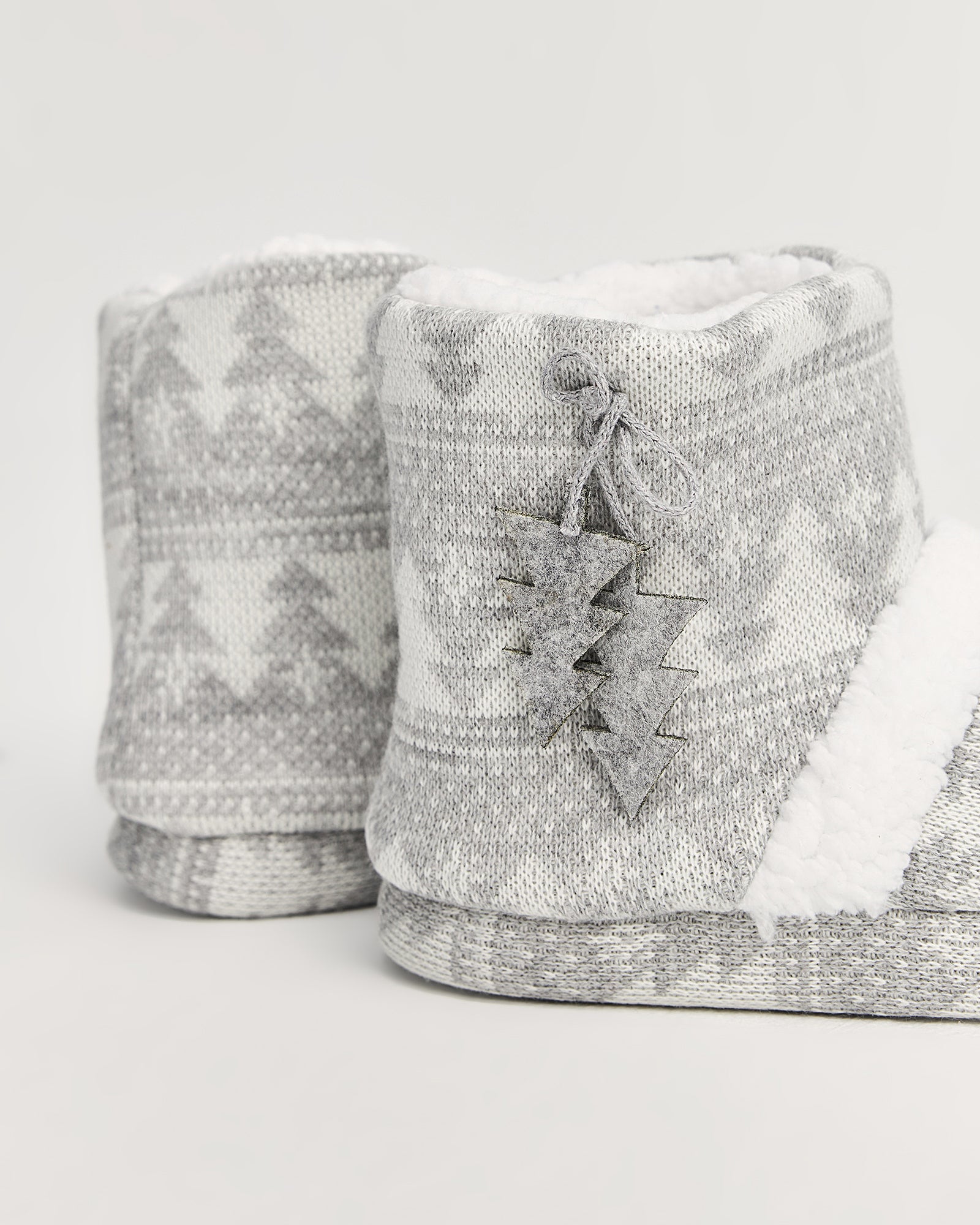 kadın panduf,kadın ev içi panduf,bayan panduf,kadın kışlık panduf,ev için kadın panduf,kadın panduf modelleri,yumuşak kadın panduf,sıcak tutan kadın panduf,kadın ev pandufu,peluş kadın panduf