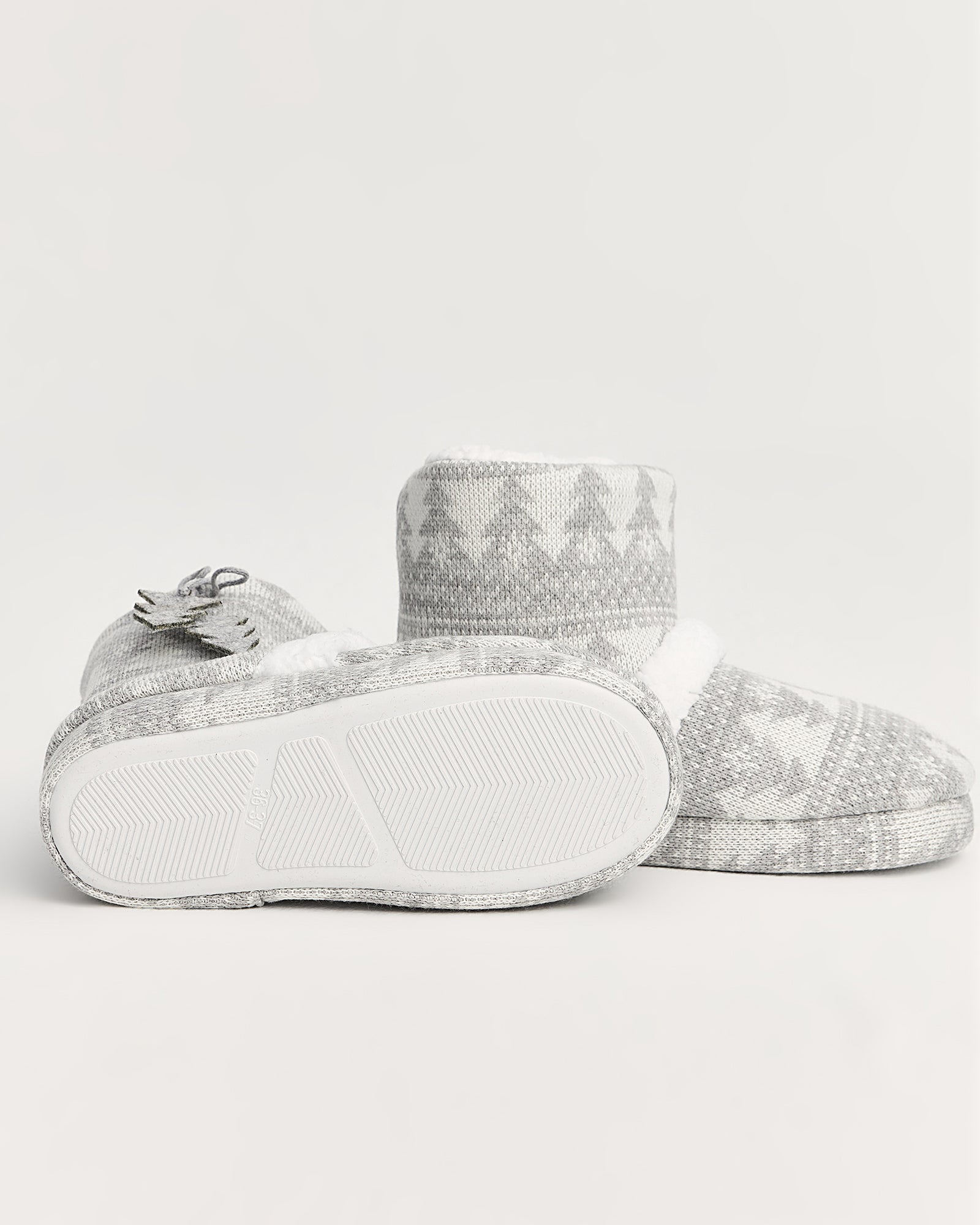 kadın panduf,kadın ev içi panduf,bayan panduf,kadın kışlık panduf,ev için kadın panduf,kadın panduf modelleri,yumuşak kadın panduf,sıcak tutan kadın panduf,kadın ev pandufu,peluş kadın panduf