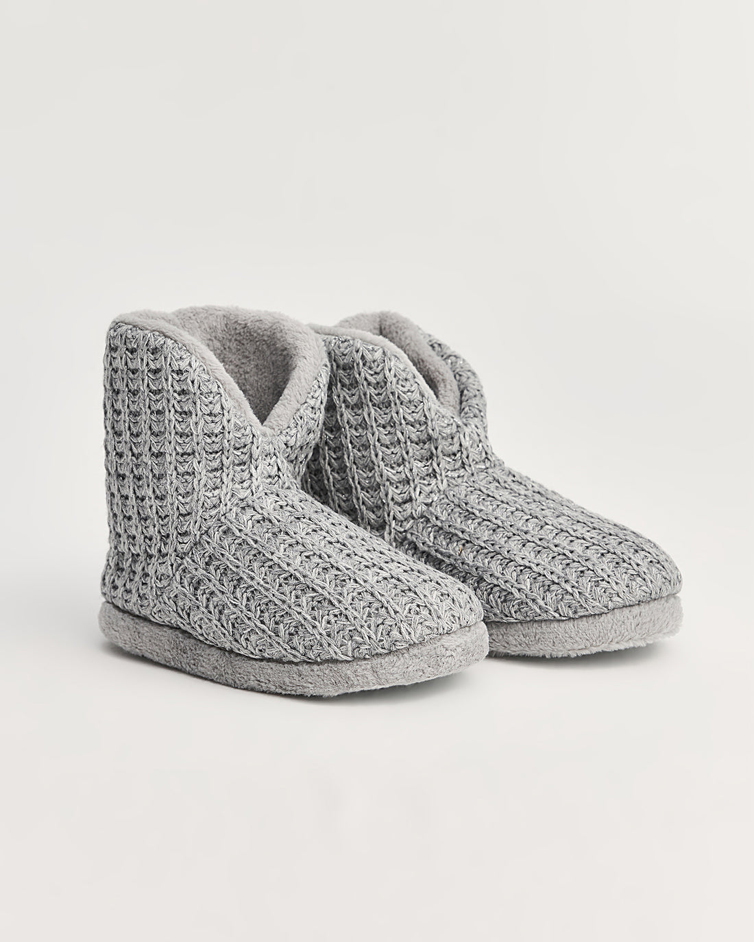 kadın panduf,kadın ev içi panduf,bayan panduf,kadın kışlık panduf,ev için kadın panduf,kadın panduf modelleri,yumuşak kadın panduf,sıcak tutan kadın panduf,kadın ev pandufu,peluş kadın panduf