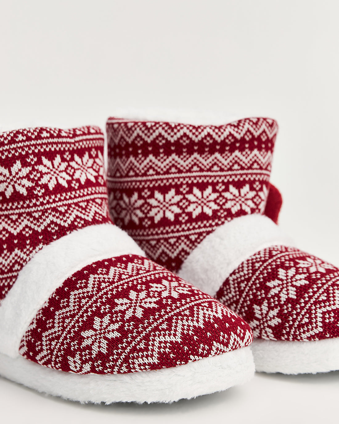 kadın panduf,kadın ev içi panduf,bayan panduf,kadın kışlık panduf,ev için kadın panduf,kadın panduf modelleri,yumuşak kadın panduf,sıcak tutan kadın panduf,kadın ev pandufu,peluş kadın panduf