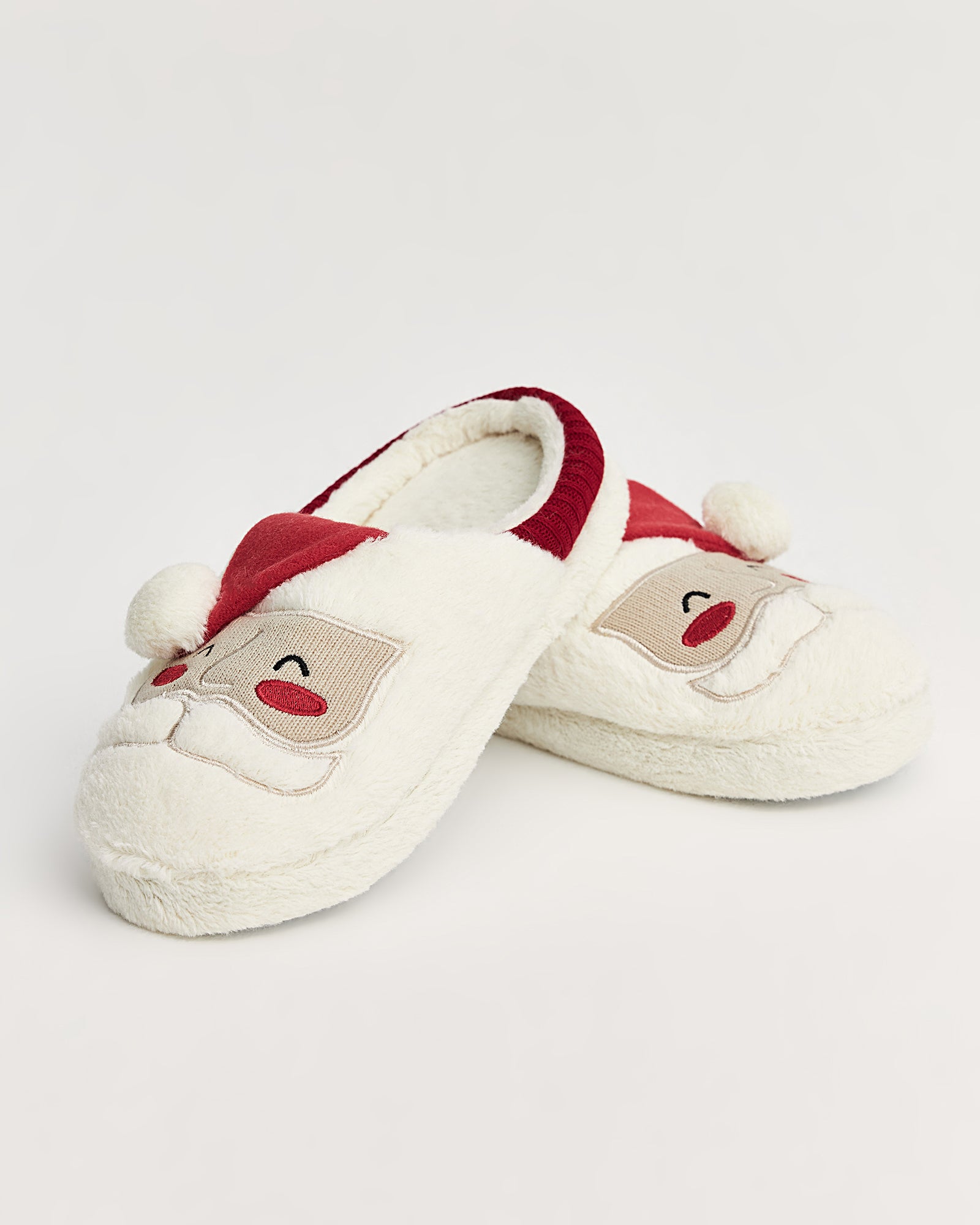 kadın ev terliği,kadın ev içi terlik,bayan ev terliği,kadın kışlık terlik,kadın yazlık terlik,evde giyilen kadın terlikleri,kadın konforlu terlik,rahat kadın ev terliği,kaymaz taban kadın terlik,kapalı kadın ev terliği