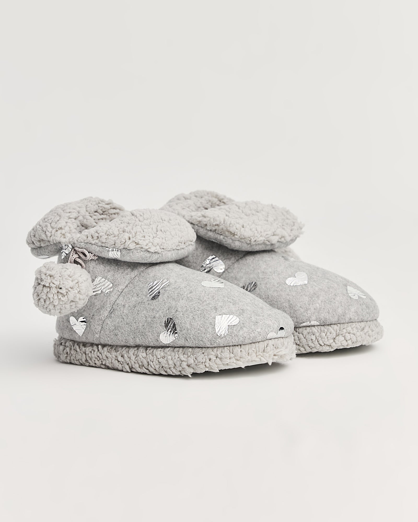 kadın panduf,kadın ev içi panduf,bayan panduf,kadın kışlık panduf,ev için kadın panduf,kadın panduf modelleri,yumuşak kadın panduf,sıcak tutan kadın panduf,kadın ev pandufu,peluş kadın panduf