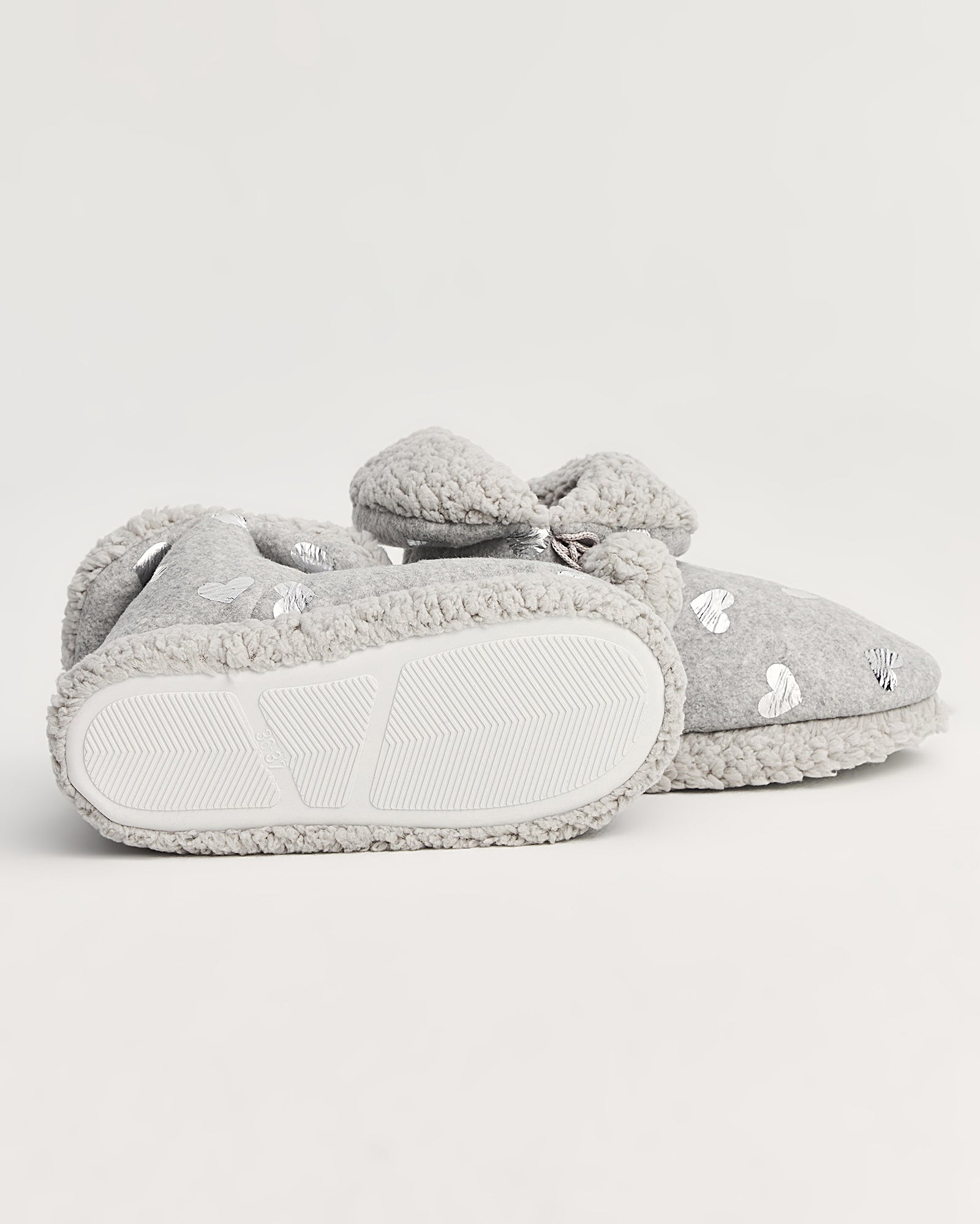 kadın panduf,kadın ev içi panduf,bayan panduf,kadın kışlık panduf,ev için kadın panduf,kadın panduf modelleri,yumuşak kadın panduf,sıcak tutan kadın panduf,kadın ev pandufu,peluş kadın panduf