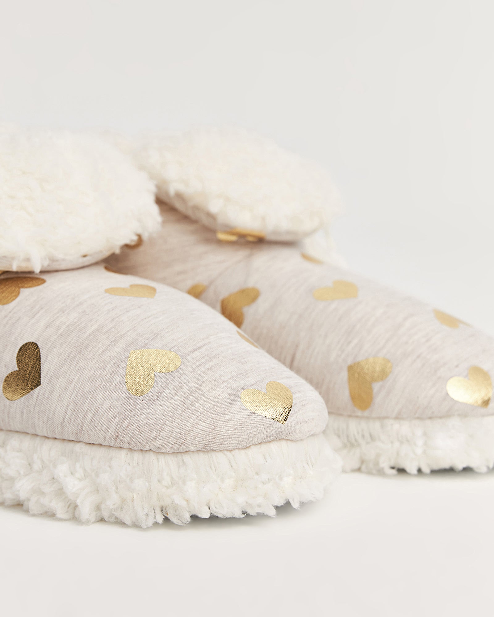 kadın panduf,kadın ev içi panduf,bayan panduf,kadın kışlık panduf,ev için kadın panduf,kadın panduf modelleri,yumuşak kadın panduf,sıcak tutan kadın panduf,kadın ev pandufu,peluş kadın panduf