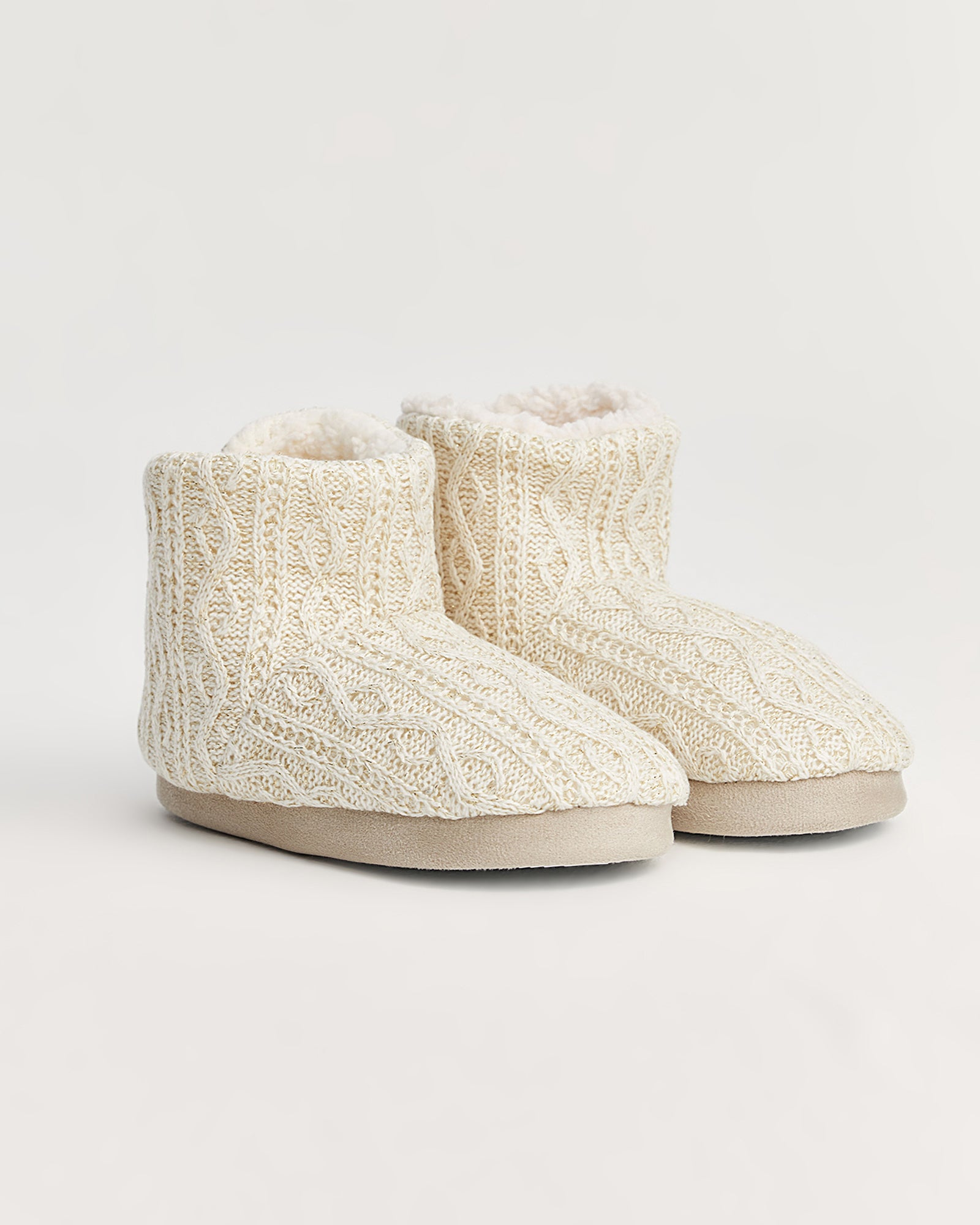 kadın panduf,kadın ev içi panduf,bayan panduf,kadın kışlık panduf,ev için kadın panduf,kadın panduf modelleri,yumuşak kadın panduf,sıcak tutan kadın panduf,kadın ev pandufu,peluş kadın panduf