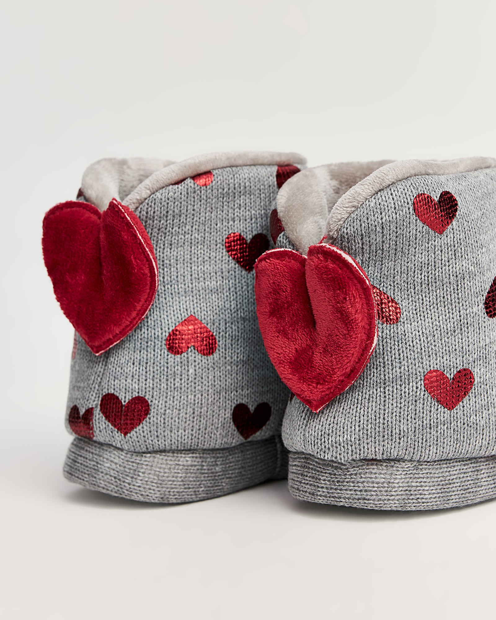 kadın panduf,kadın ev içi panduf,bayan panduf,kadın kışlık panduf,ev için kadın panduf,kadın panduf modelleri,yumuşak kadın panduf,sıcak tutan kadın panduf,kadın ev pandufu,peluş kadın panduf